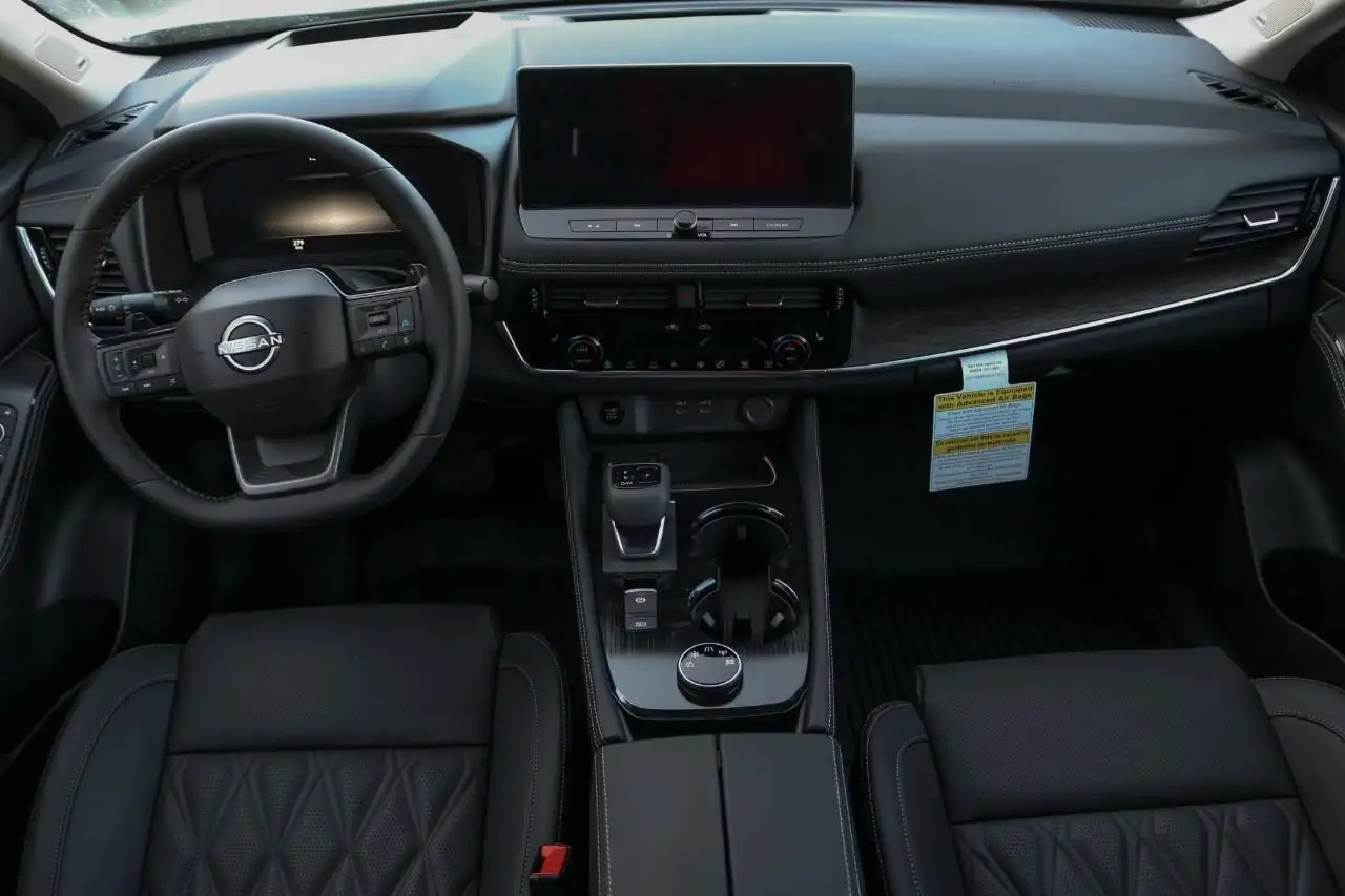 Nissan Rogue fotografie Nissan Rogue