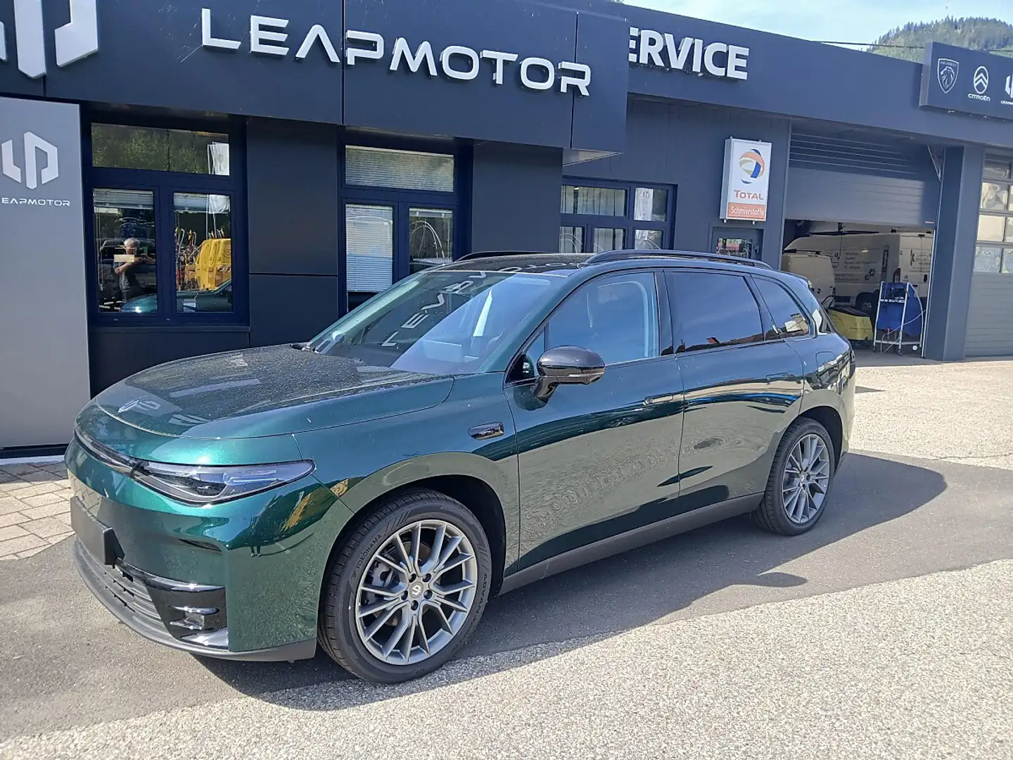 Leapmotor C10 Elektro 81,9kWh Design ProMax Grün - 1