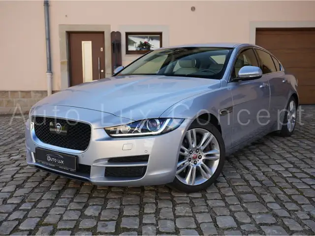 Jaguar XE Portfolio 20t/Winter/Memory/Comfort Package 1&2