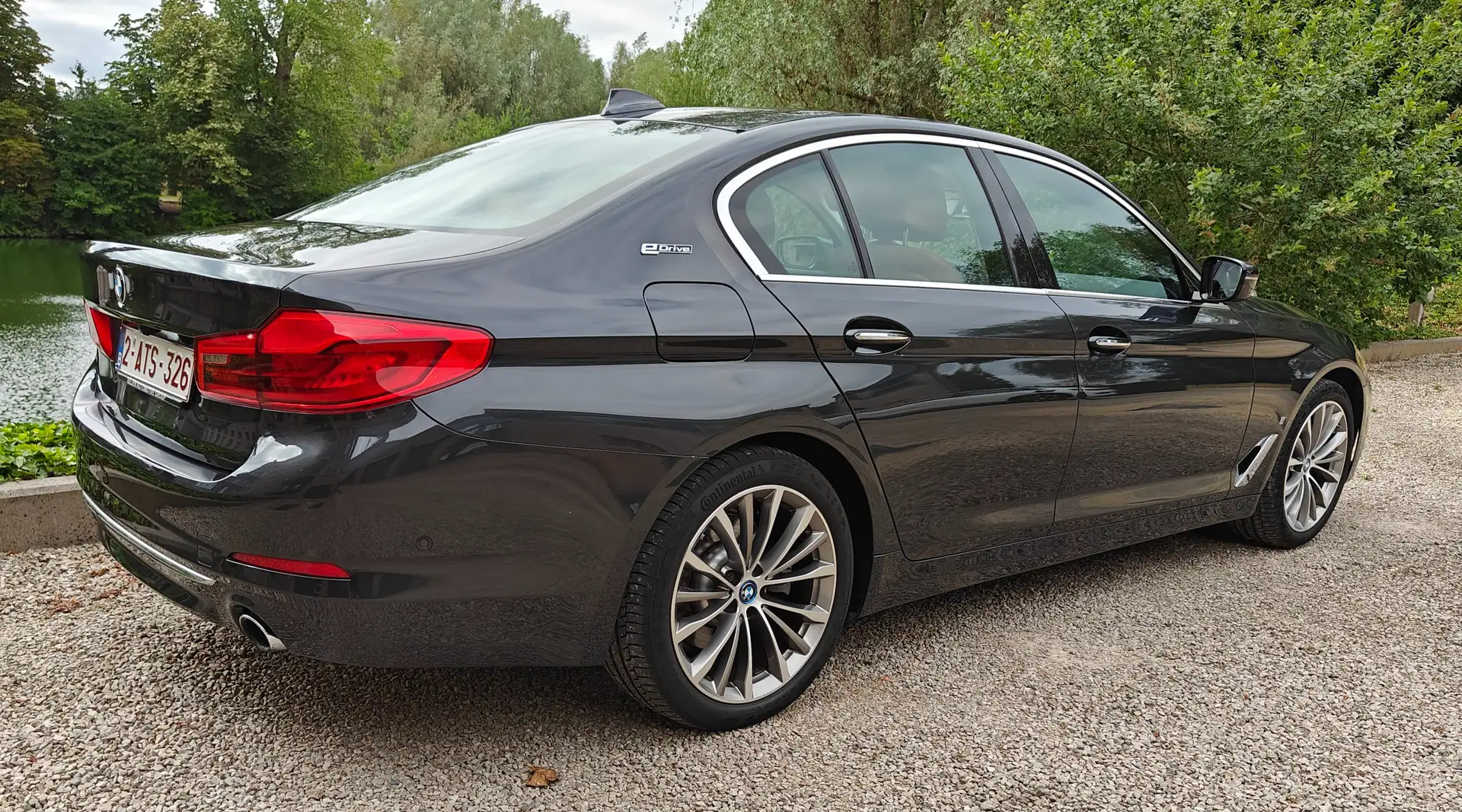 BMW 530 530e iPerformance Aut. Luxury Line Zwart - 2