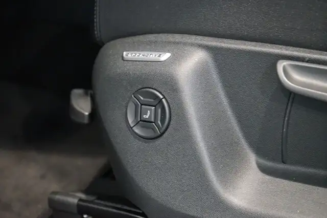 Volkswagen Tiguan view 13