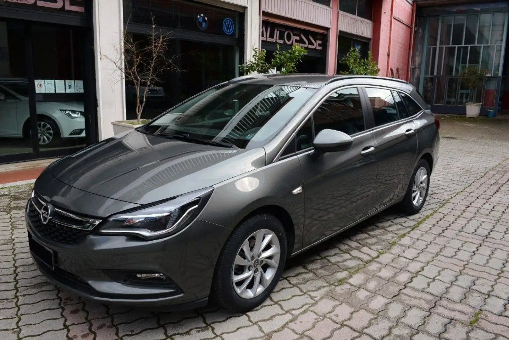 Opel Astra 1.6 CDTi 110CV Start&Stop Sports Tourer Business Grau - 1