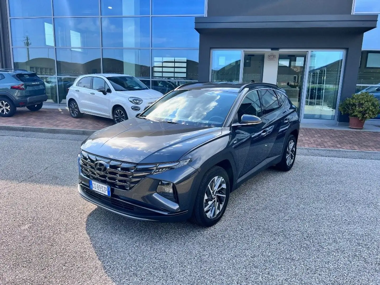 Hyundai TUCSON 1.6 T-GDI 48V XLine Gris - 1