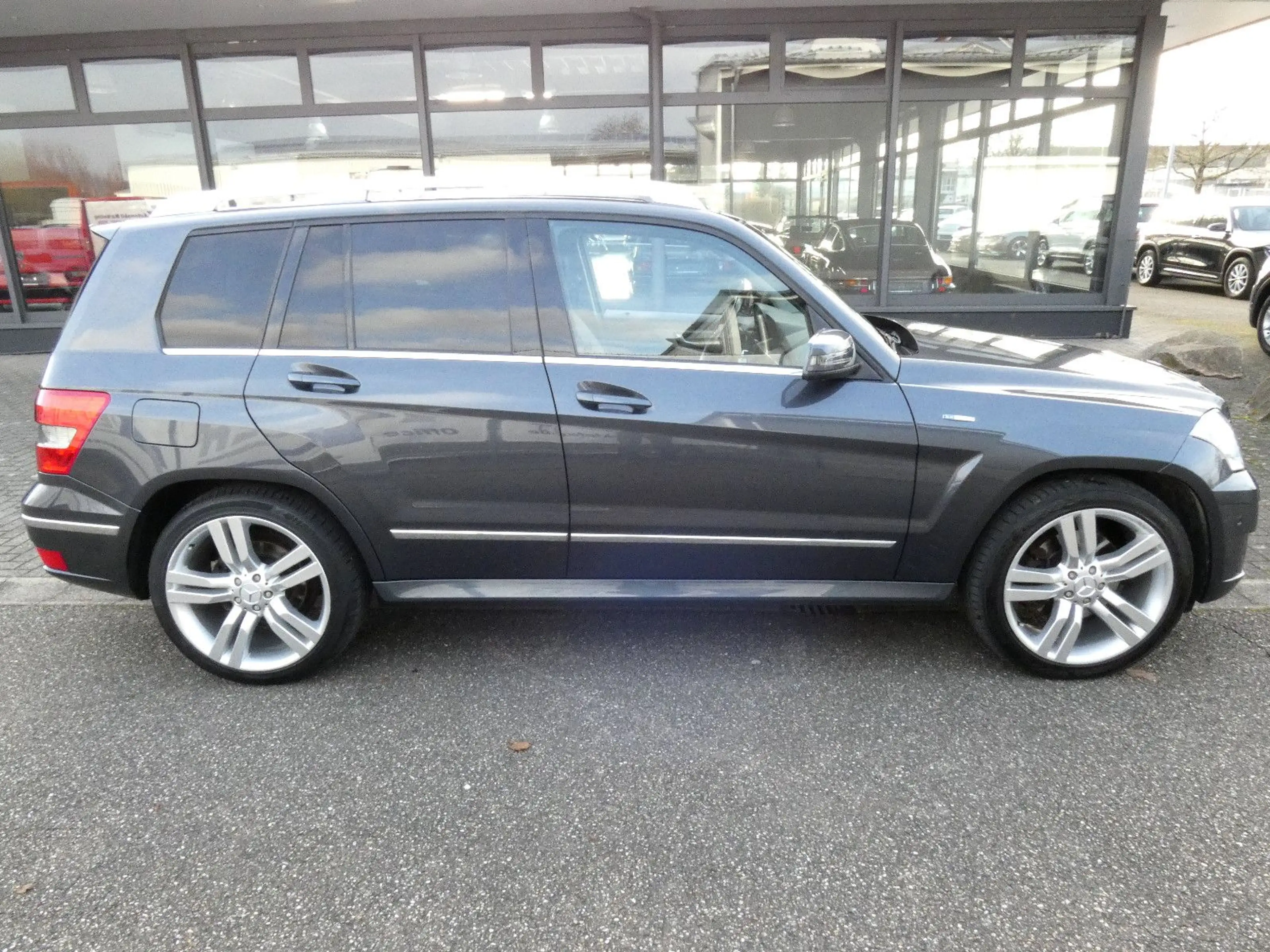 Mercedes-Benz GLK 250 CDI 4M*Sportpaket*Pano*Leder*AHK*20-Zoll — photo 6