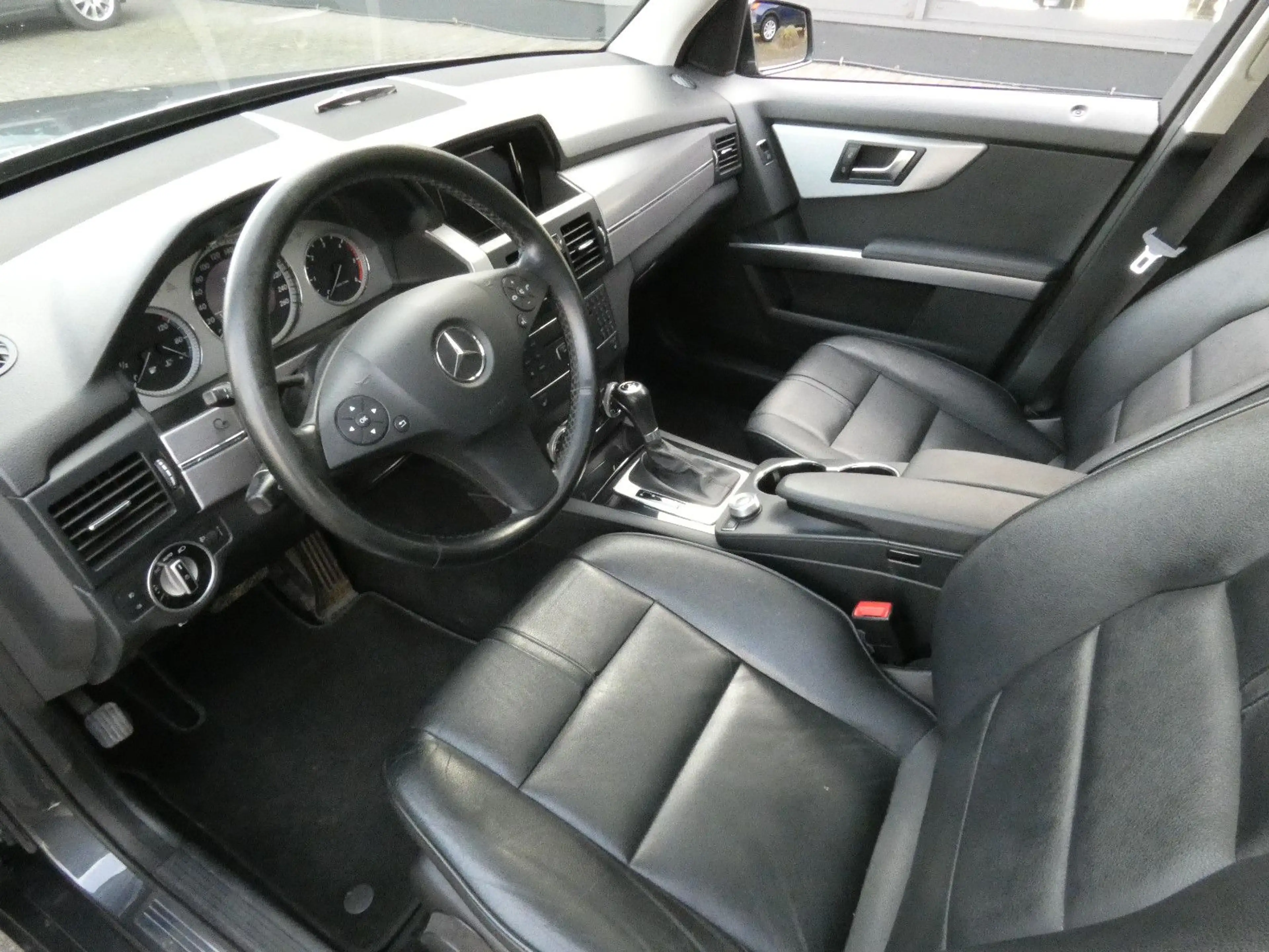 Mercedes-Benz GLK 250 CDI 4M*Sportpaket*Pano*Leder*AHK*20-Zoll — photo 7