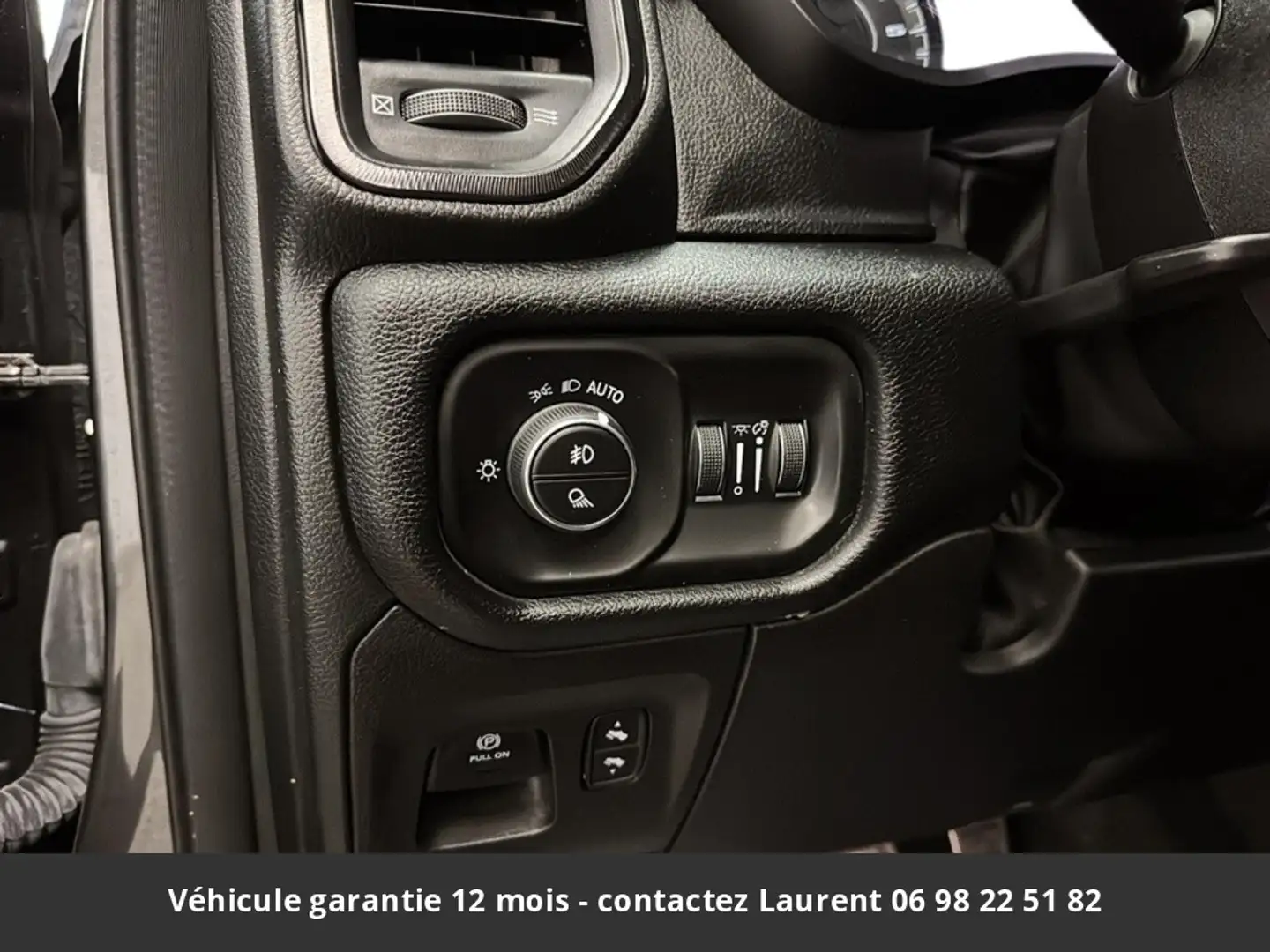 Dodge RAM GT Sport Night 12P 5.7L 4x4 Tout compris hors homo Gris - 2