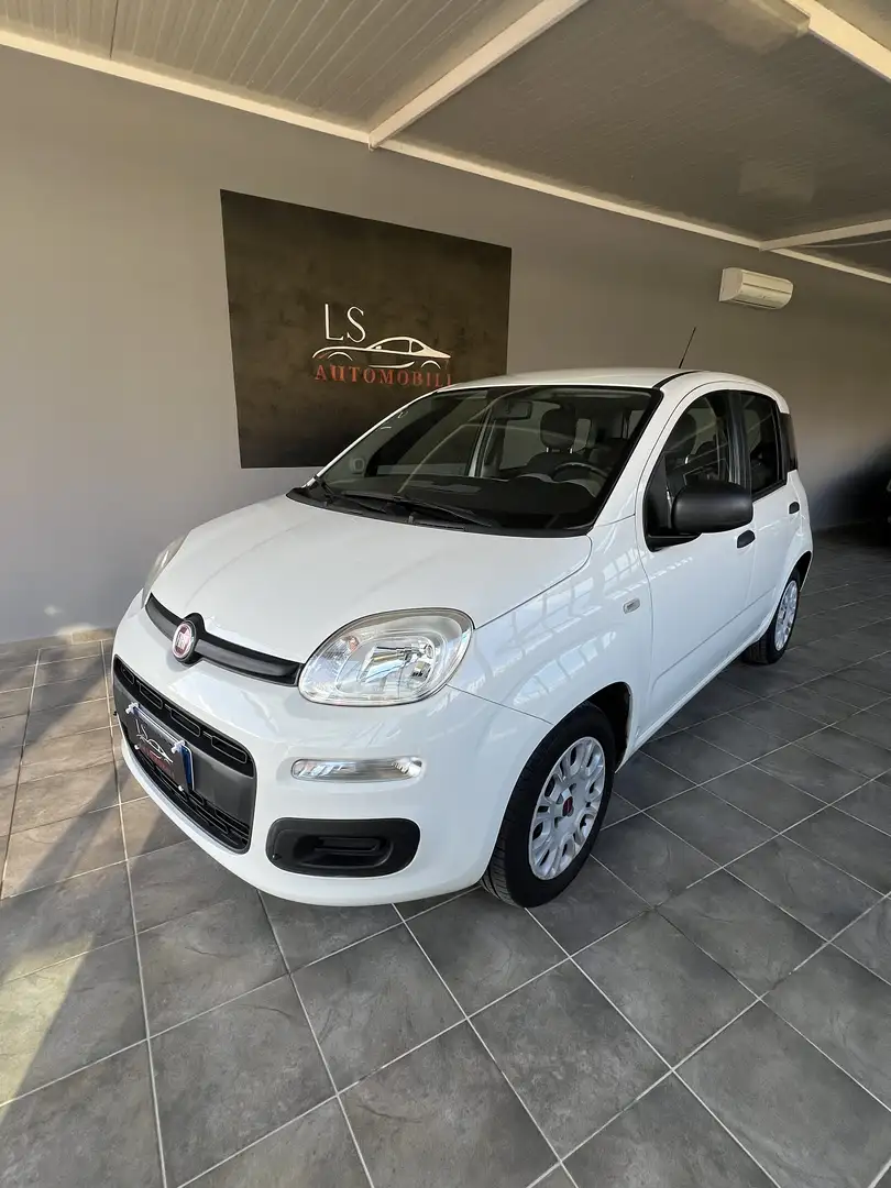 Fiat Panda 1.2 Lounge 69cv E6 Blanc - 1