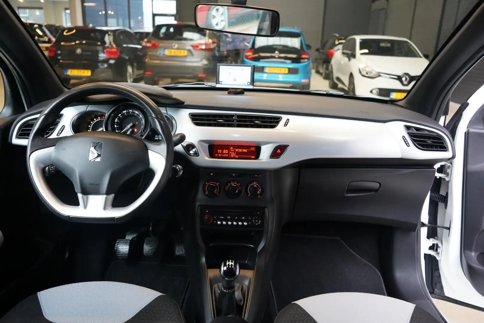 Citroen DS3 Cabrio 1.2 VTi So Chic | NAVI | CRUISE | AIRCO | P Alb - 2