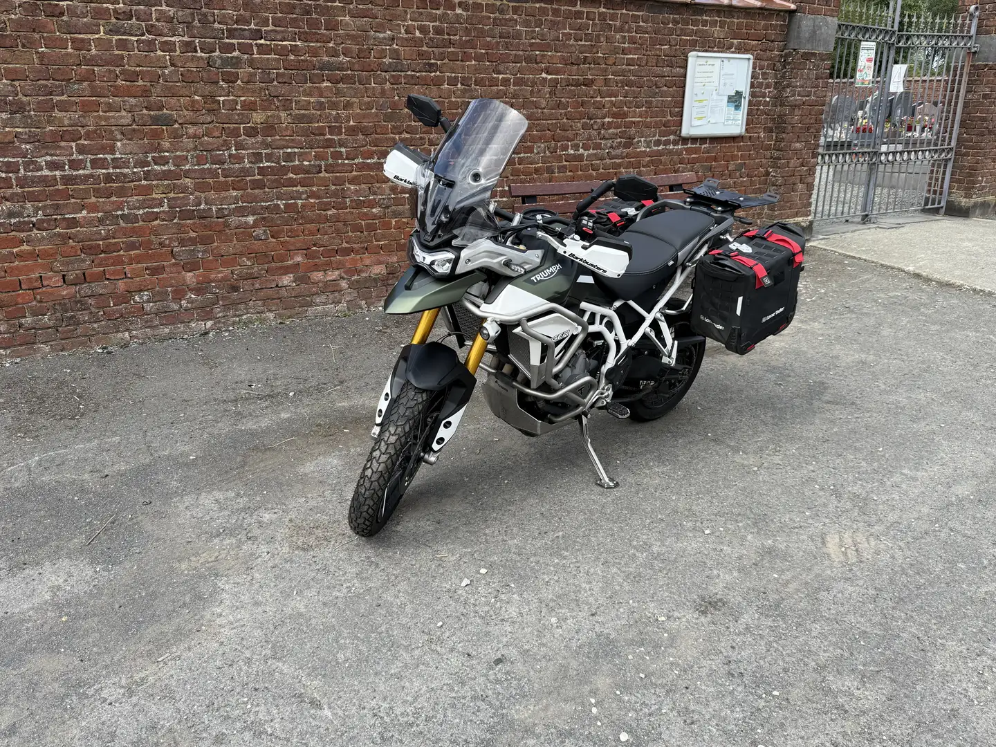 Triumph Tiger 900 protection moteur, valises… - 1