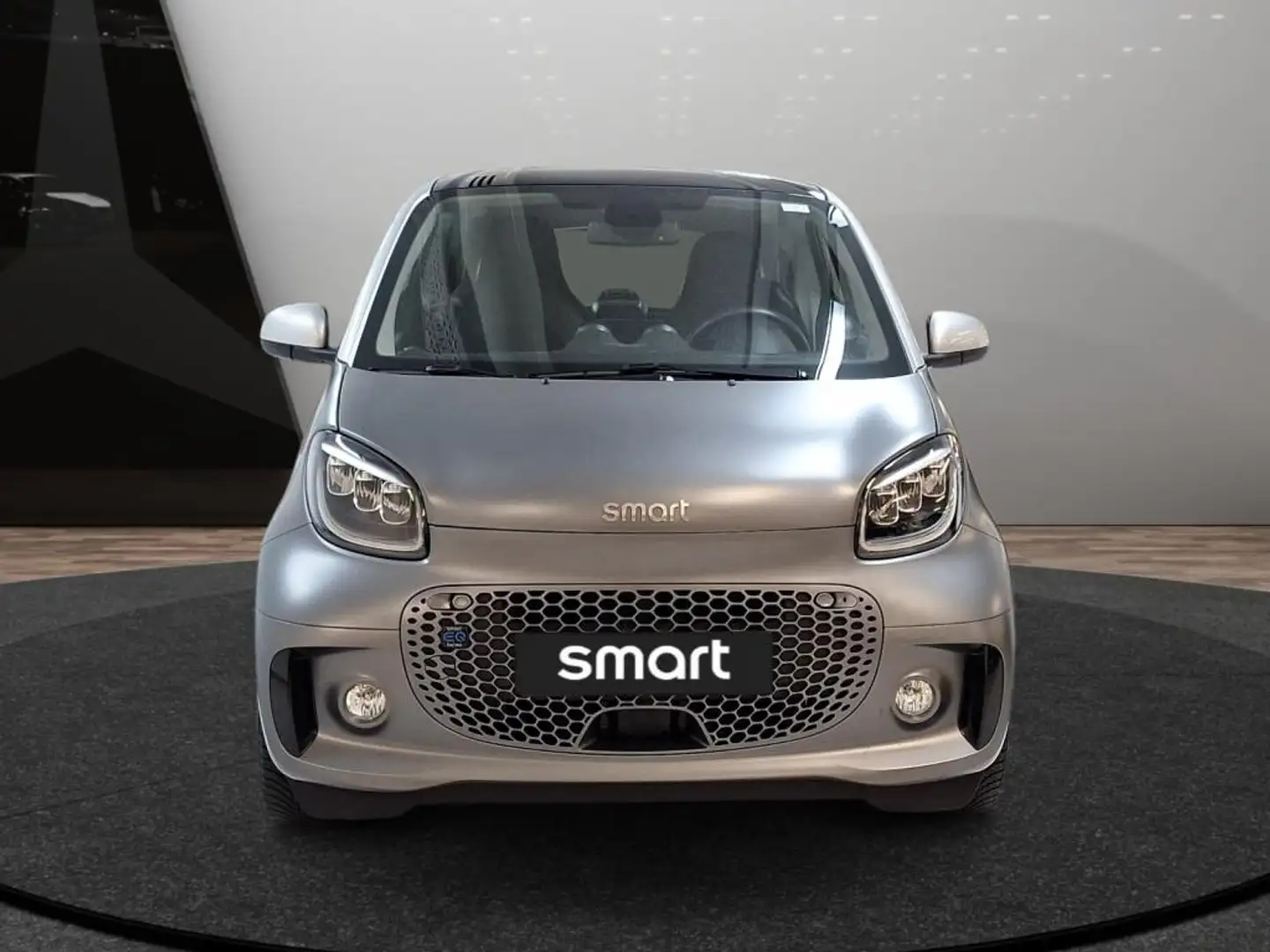 smart forTwo EQ AUT Kam. KlimaA LED LM PDC Pano Grau - 2