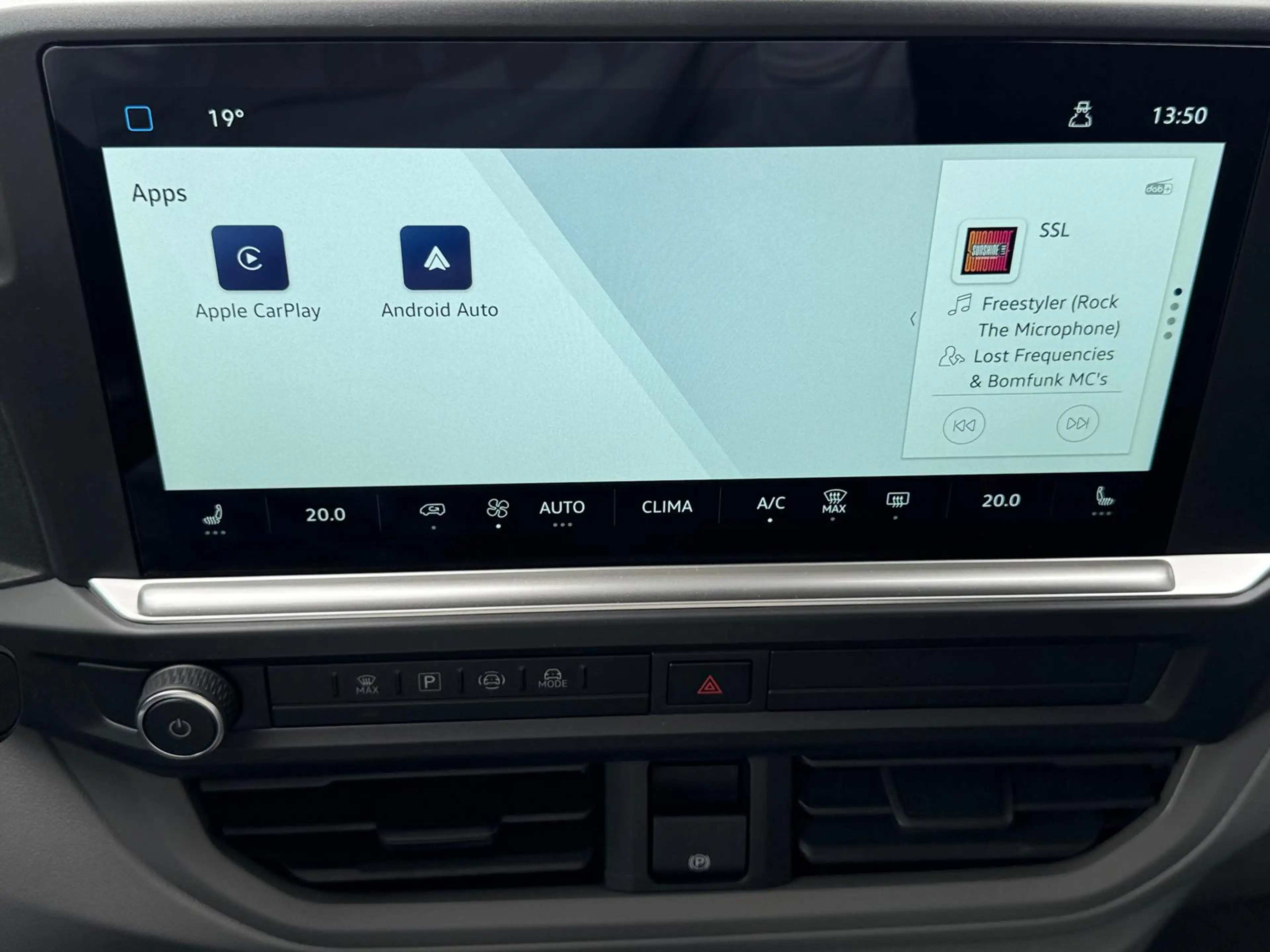 Volkswagen T7 Caravelle 2.0TDI DSG LR 8SITZ/NAVI/MATRIX/AHK — photo 15