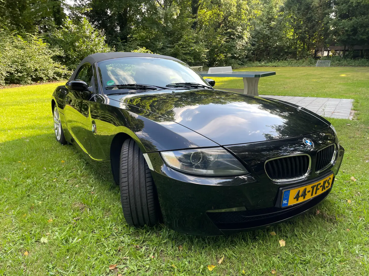 BMW Z4 2.0i Facelift Hardtop Helix, Focal, JL audio Zwart - 2