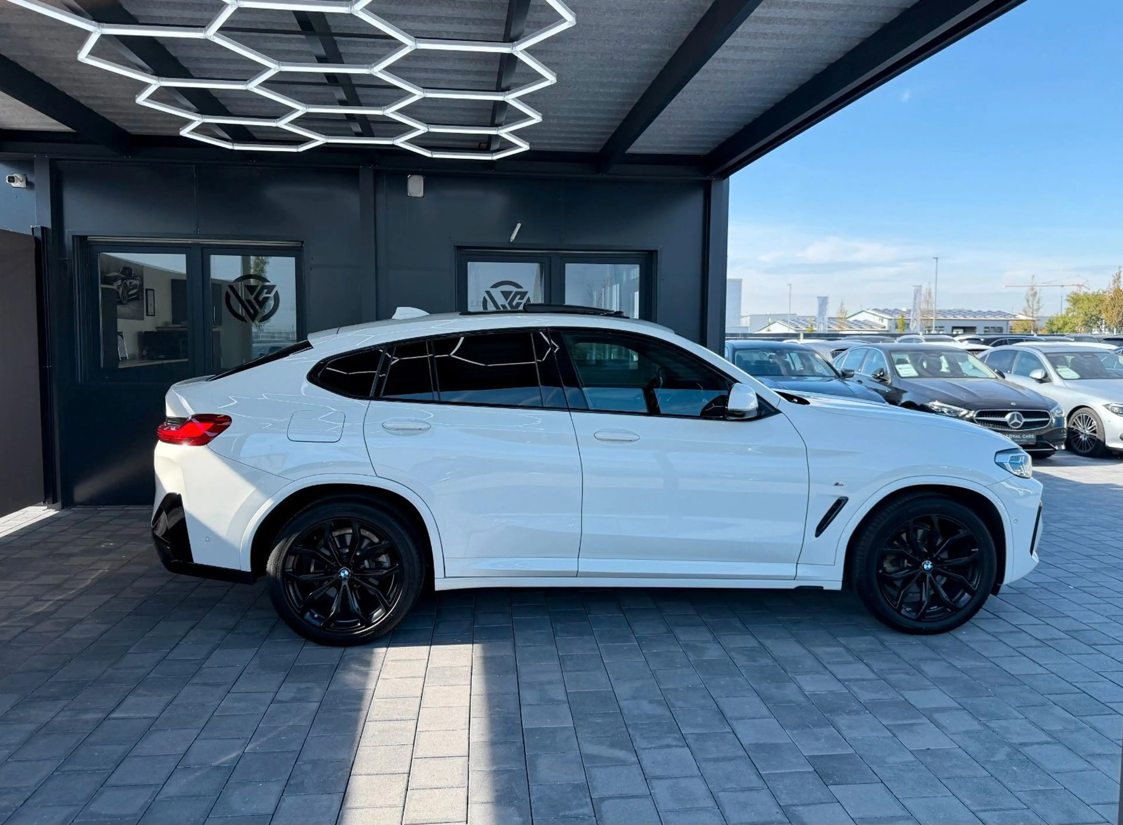BMW X4 xDrive 20 i M Sport*PANO*HUD*LASER*KAMERA*AHK — photo 5