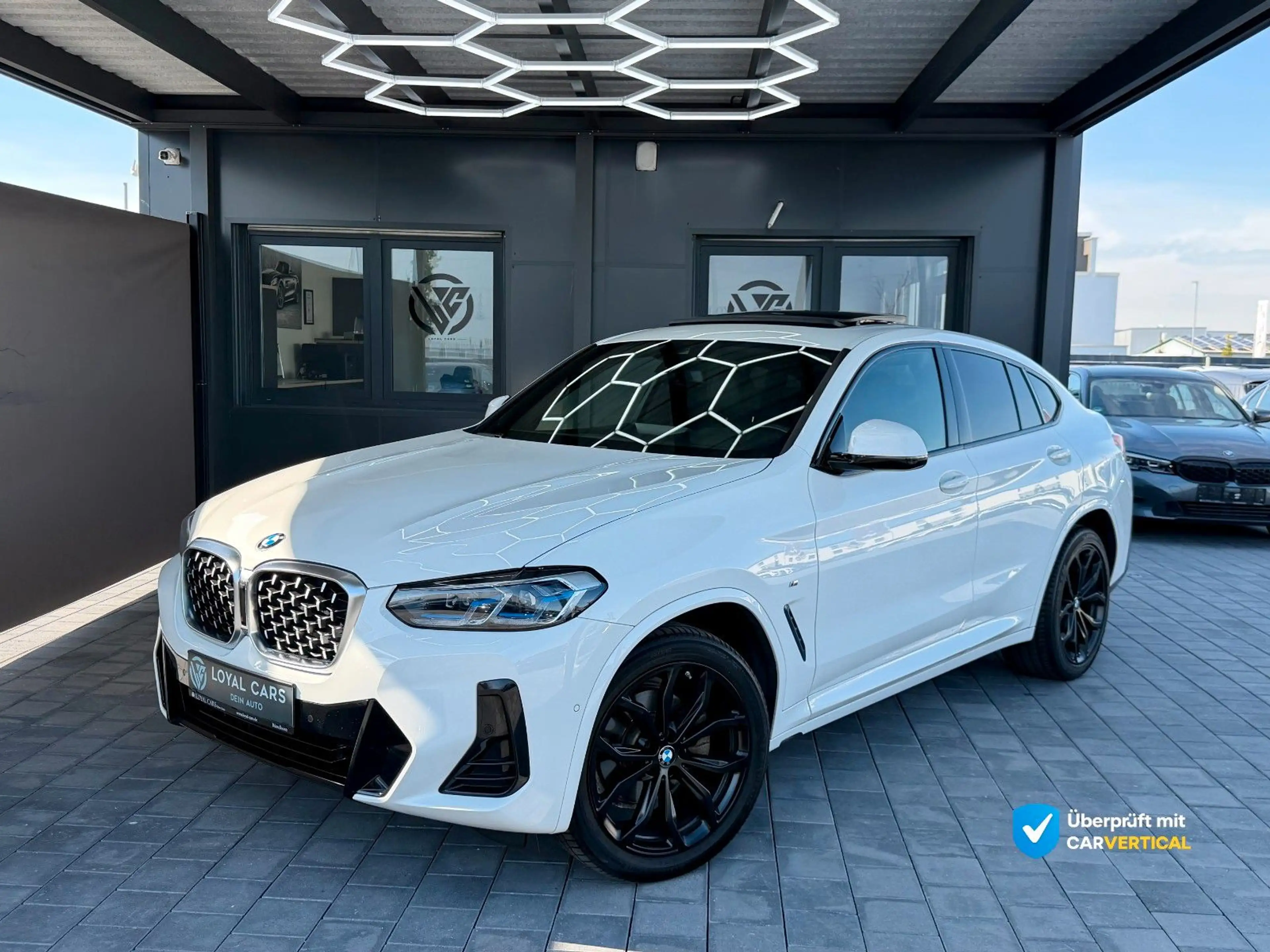 BMW X4 xDrive 20 i M Sport*PANO*HUD*LASER*KAMERA*AHK