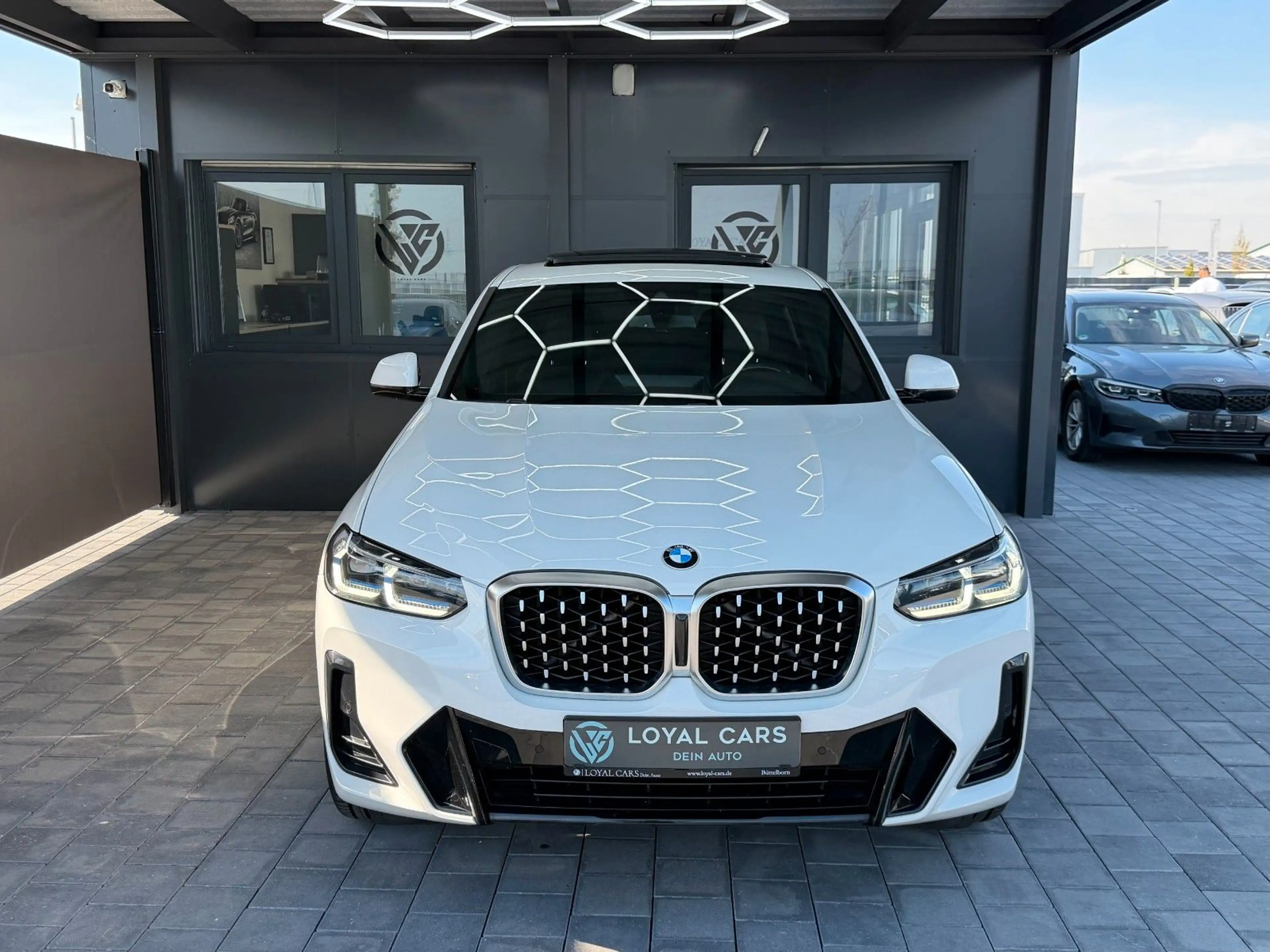 BMW X4 xDrive 20 i M Sport*PANO*HUD*LASER*KAMERA*AHK — photo 2