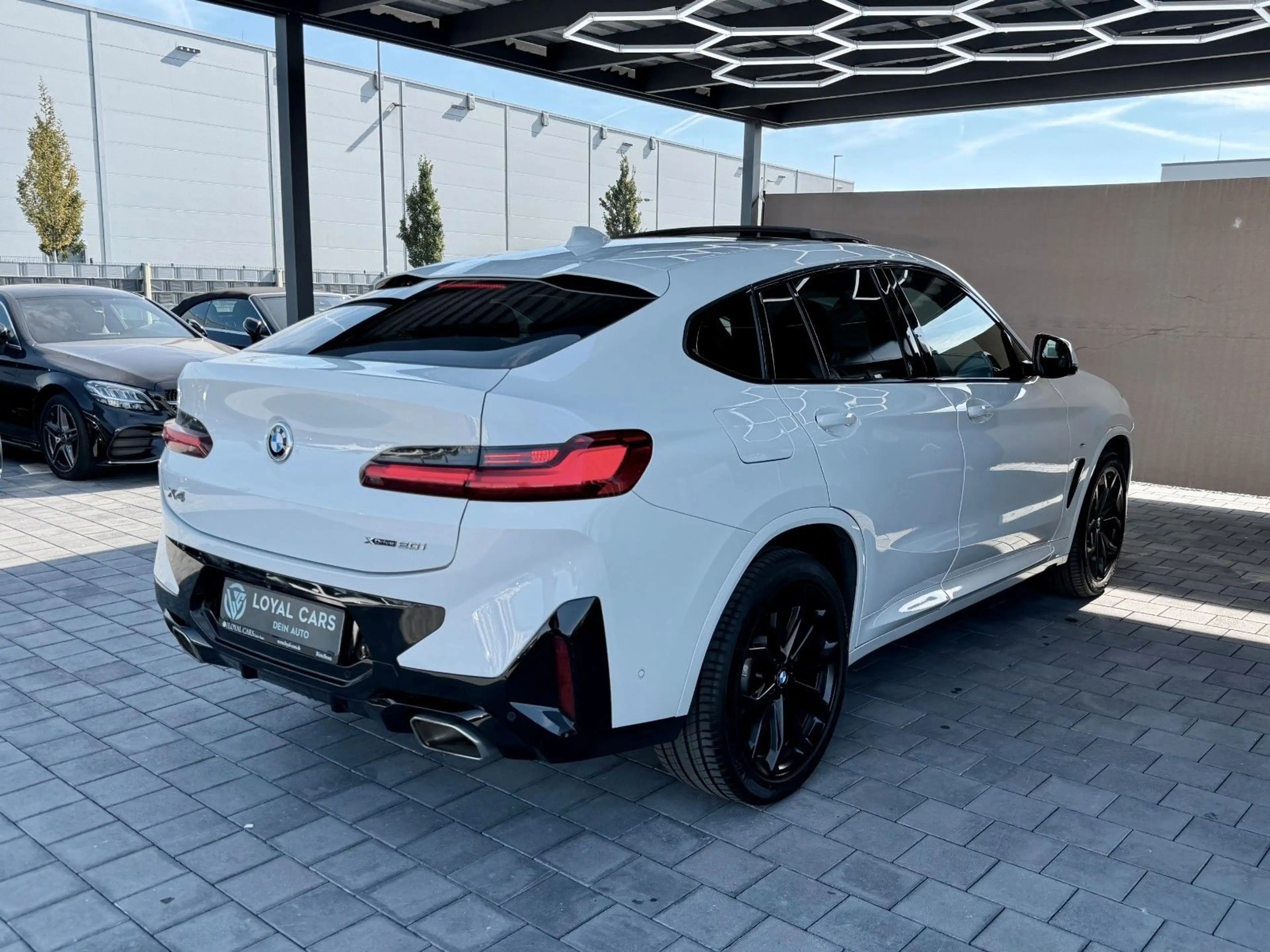 BMW X4 xDrive 20 i M Sport*PANO*HUD*LASER*KAMERA*AHK — photo 8