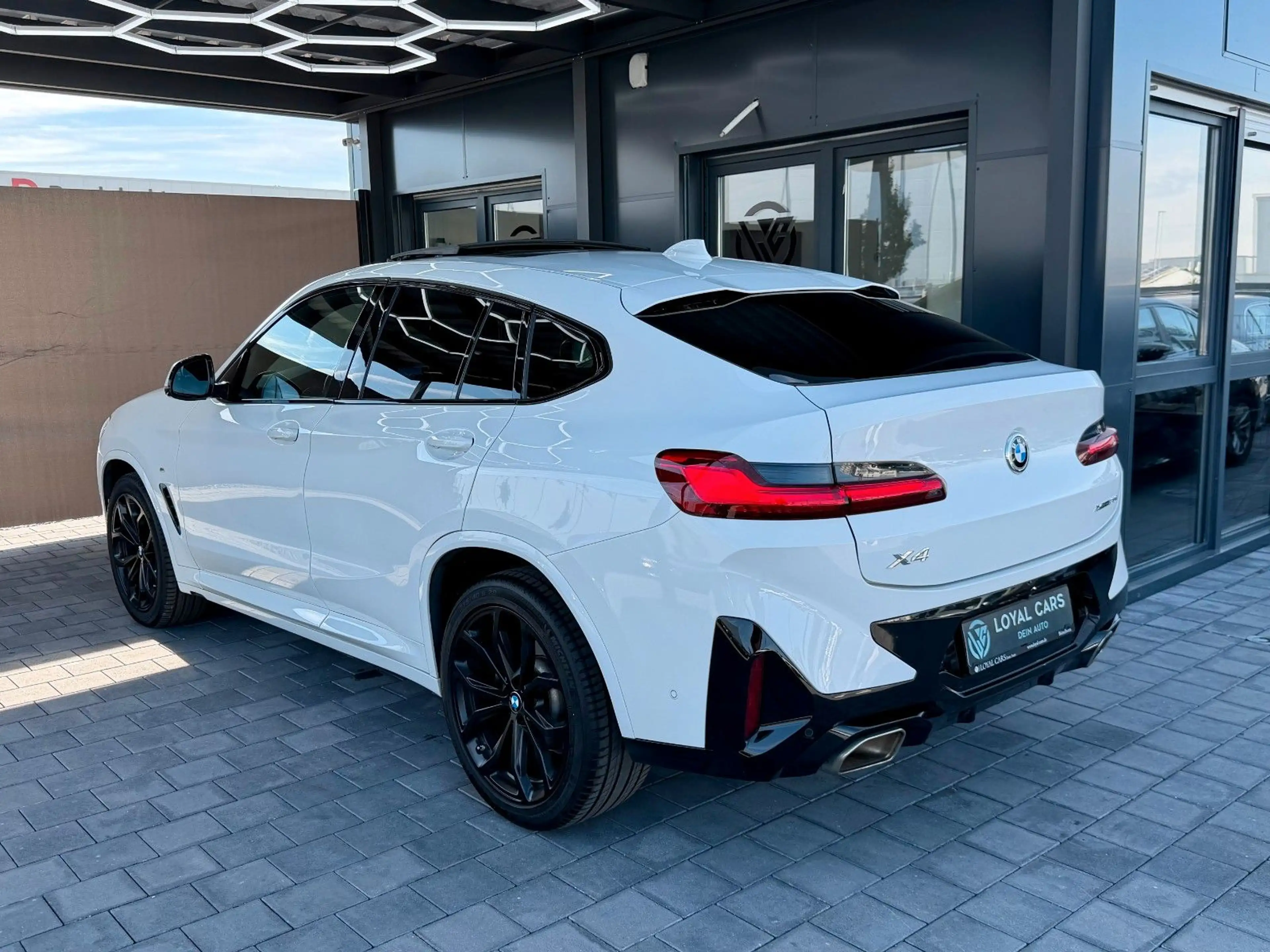 BMW X4 xDrive 20 i M Sport*PANO*HUD*LASER*KAMERA*AHK — photo 10