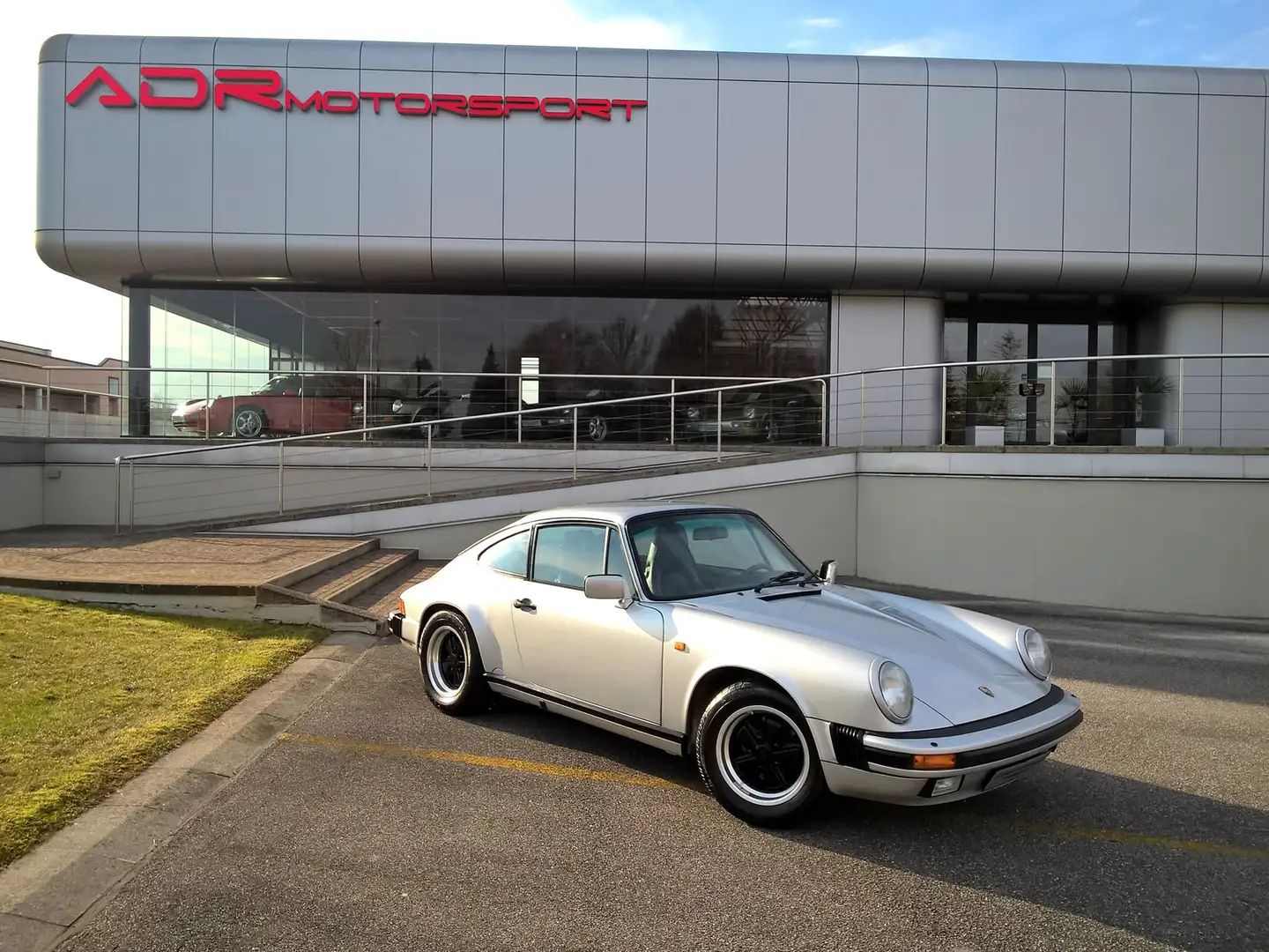 Porsche 911 Carrera 3.2 Coupé G50 Argent - 1