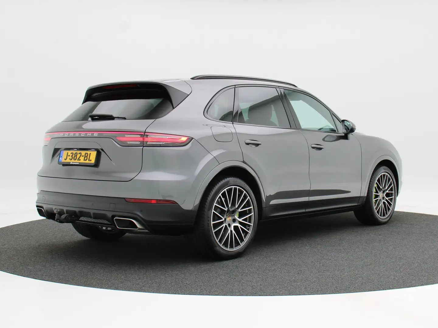 Porsche Cayenne 3.0 E-Hybrid 463 Pk Automaat | 360° Camera | Trekh Gris - 2