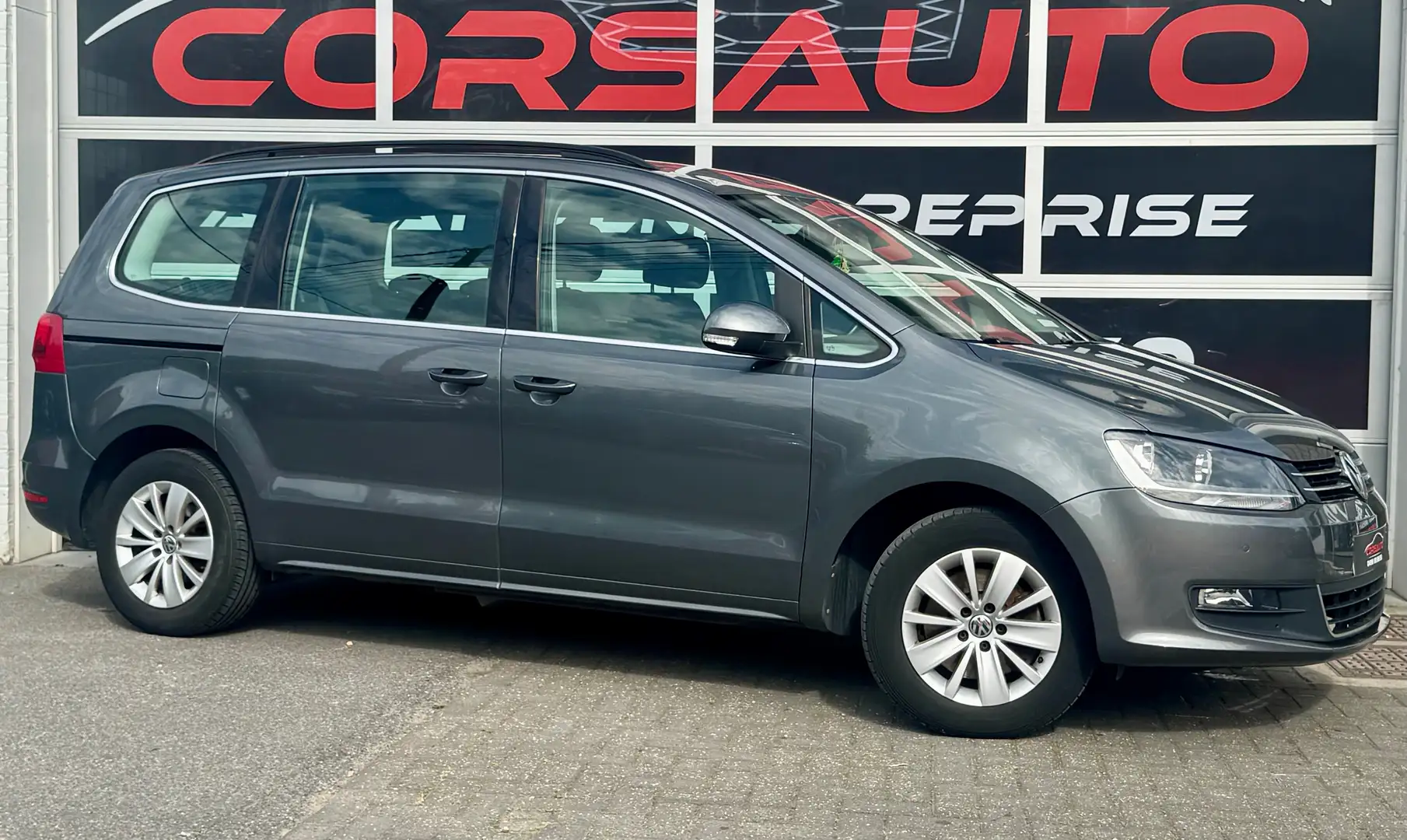 Volkswagen Sharan 2.0 CR TDi Comfortline NAVI 7PL CLIM JA ATT REM Argent - 2