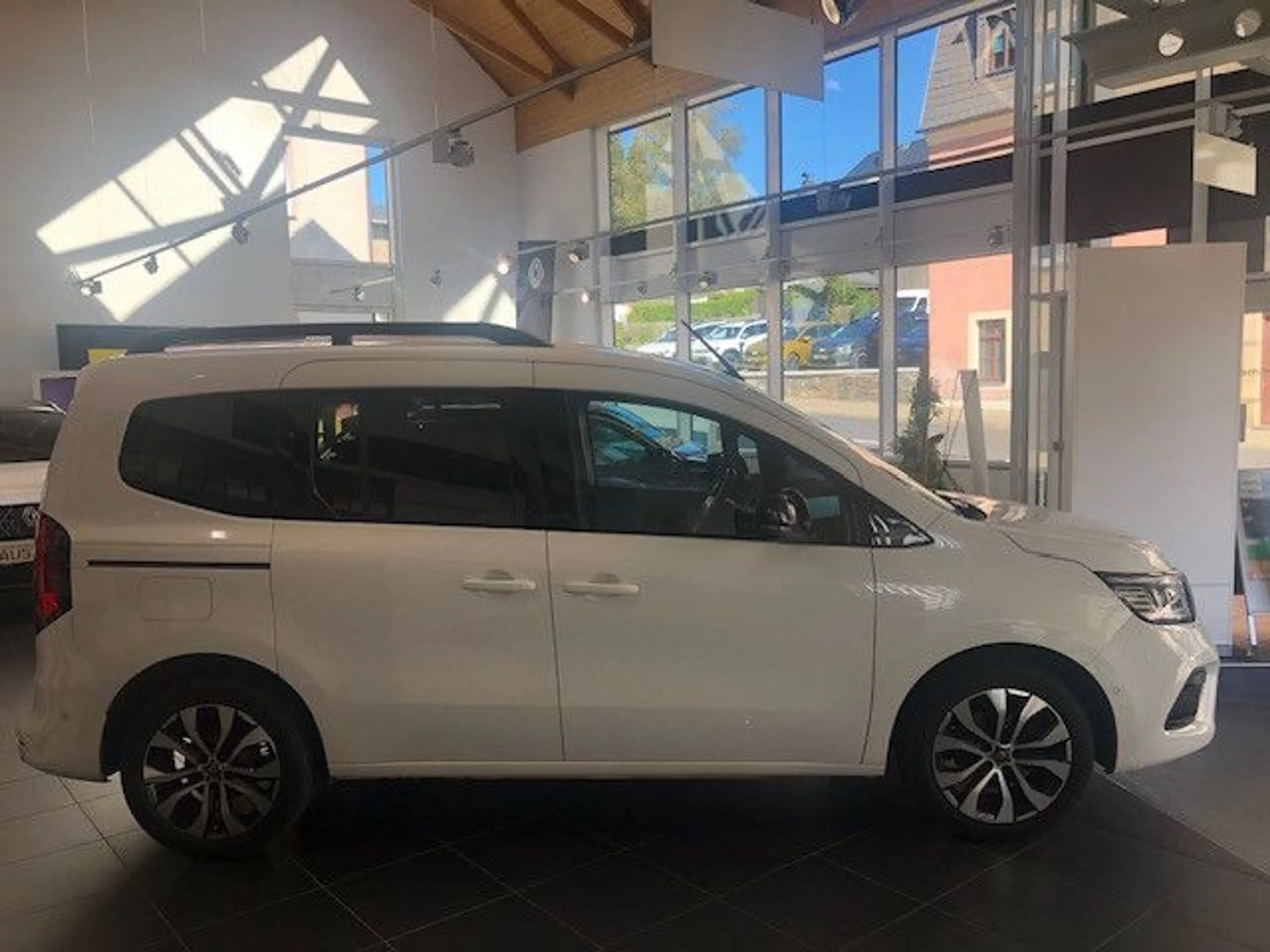 Renault Kangoo III Intens 130 TCe — photo 3