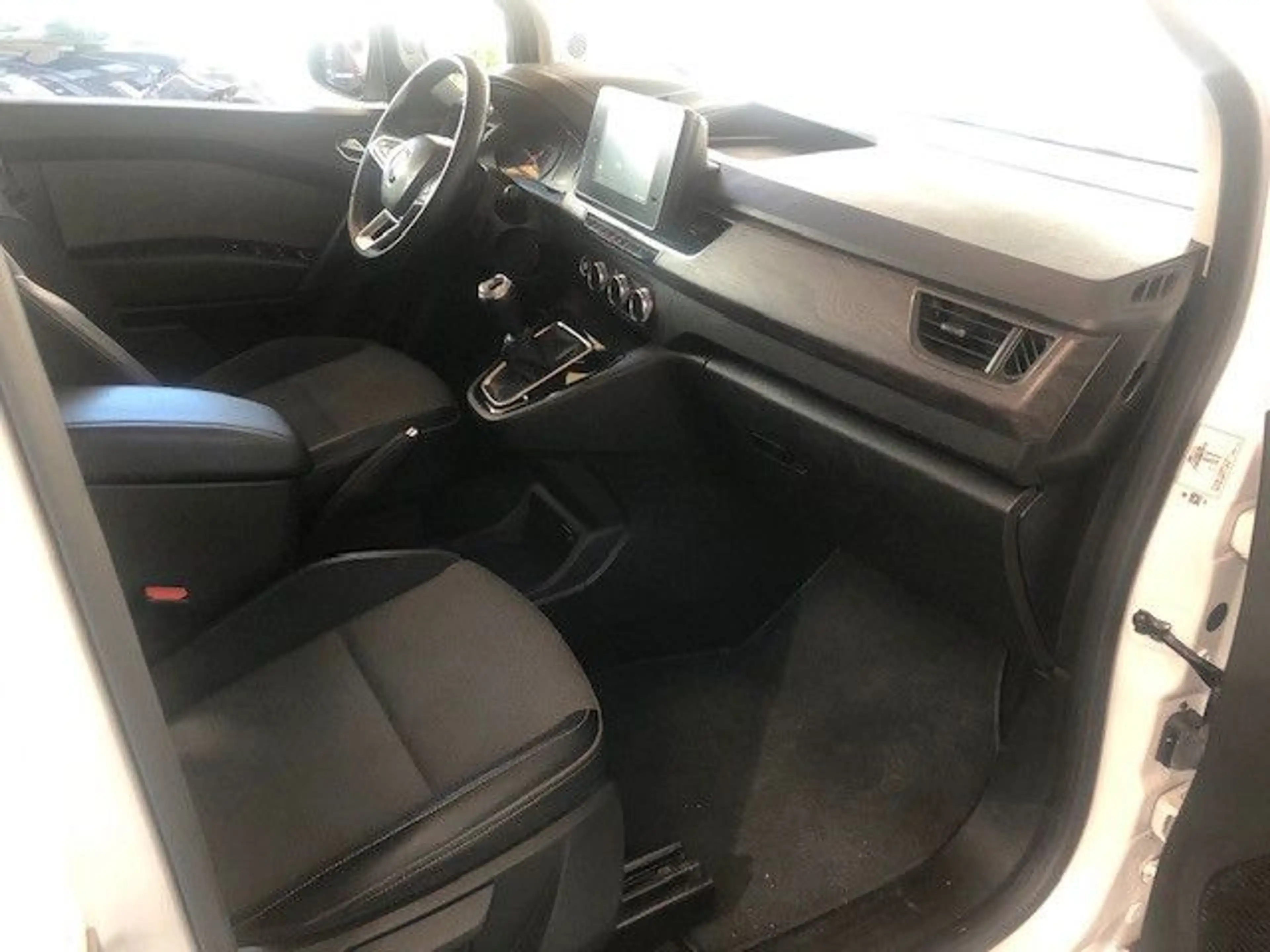 Renault Kangoo III Intens 130 TCe — photo 15