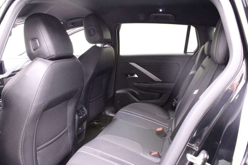 Opel Astra Sports Tourer 1.2 | Level 4 | 360° Camera & Parkee — photo 11