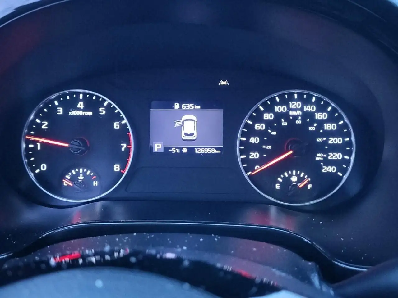 Kia Seltos снимка Kia Seltos