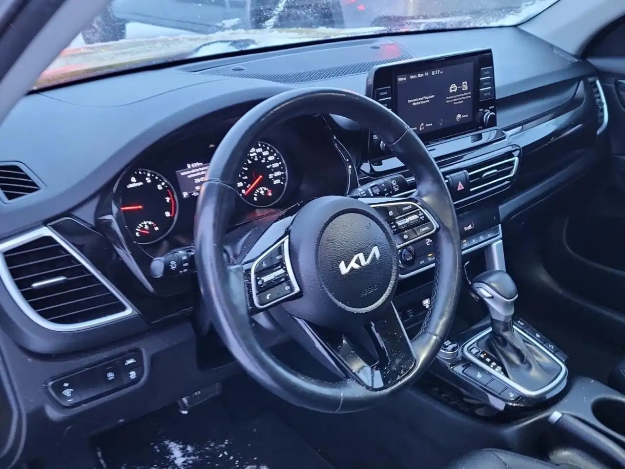 Kia Seltos снимка Kia Seltos