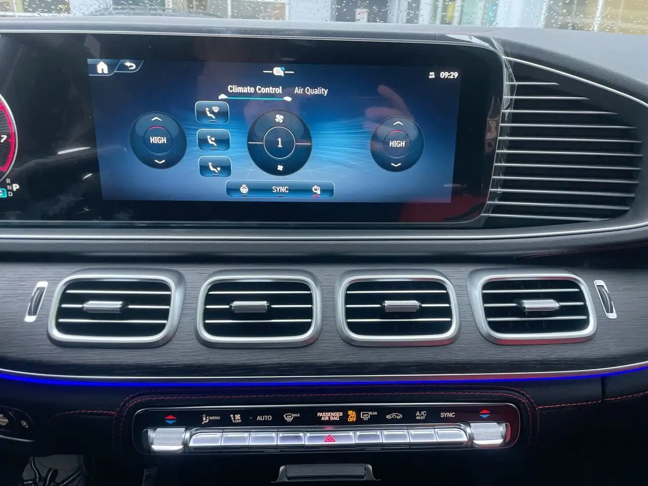 Mercedes-Benz GLE снимка Mercedes-Benz GLE