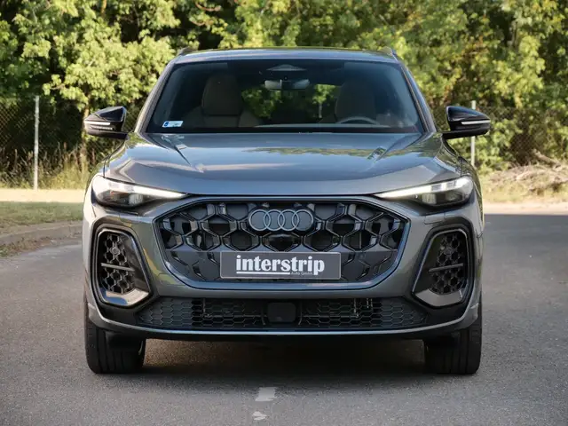 Audi Q5 view 2