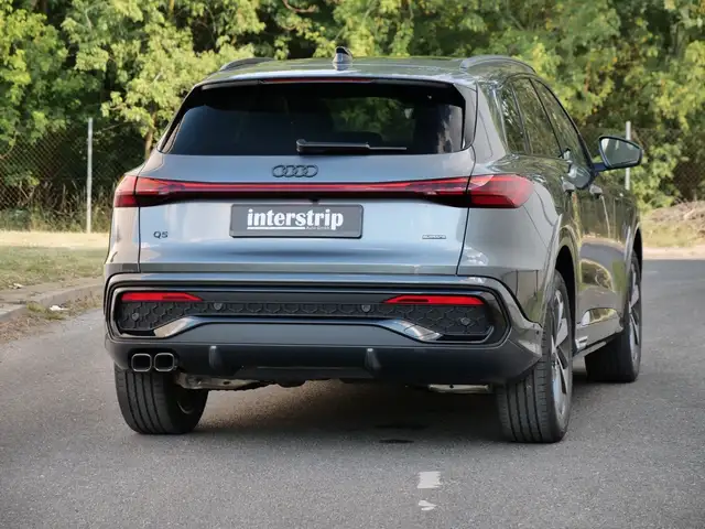 Audi Q5 view 6