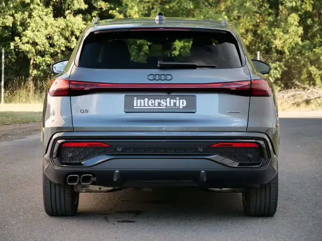 Audi Q5 view 5