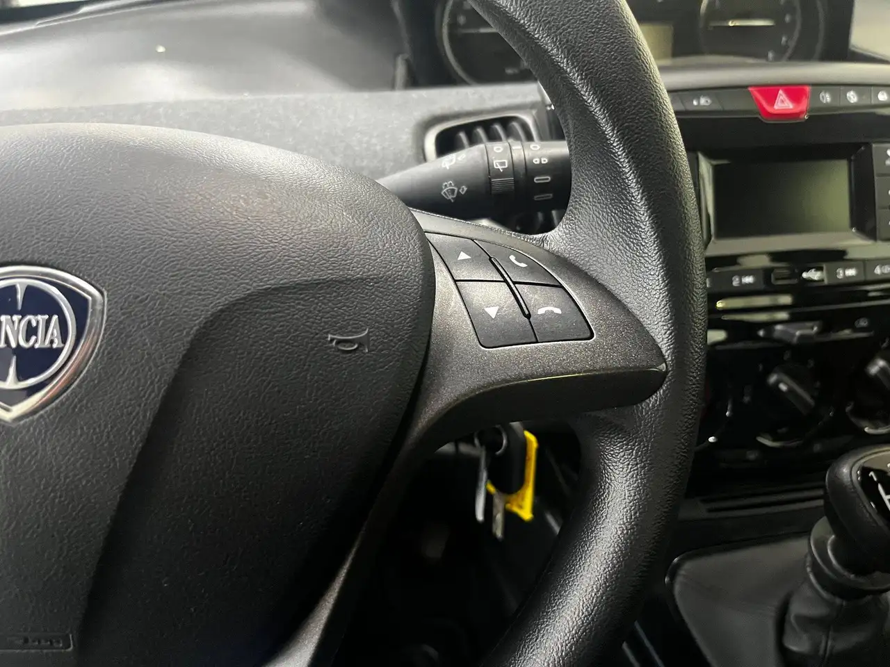 Lancia Ypsilon 2022 — фото 14