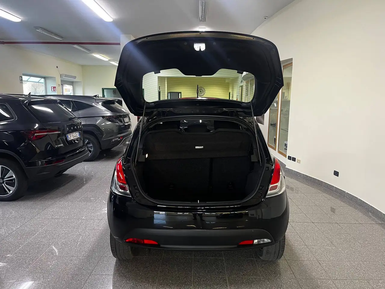 Lancia Ypsilon 2022 — фото 8