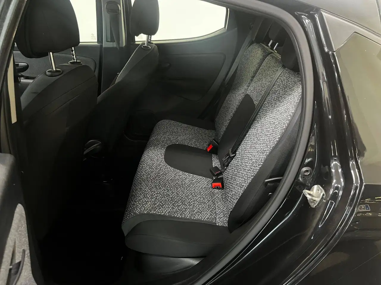 Lancia Ypsilon 2022 — фото 11