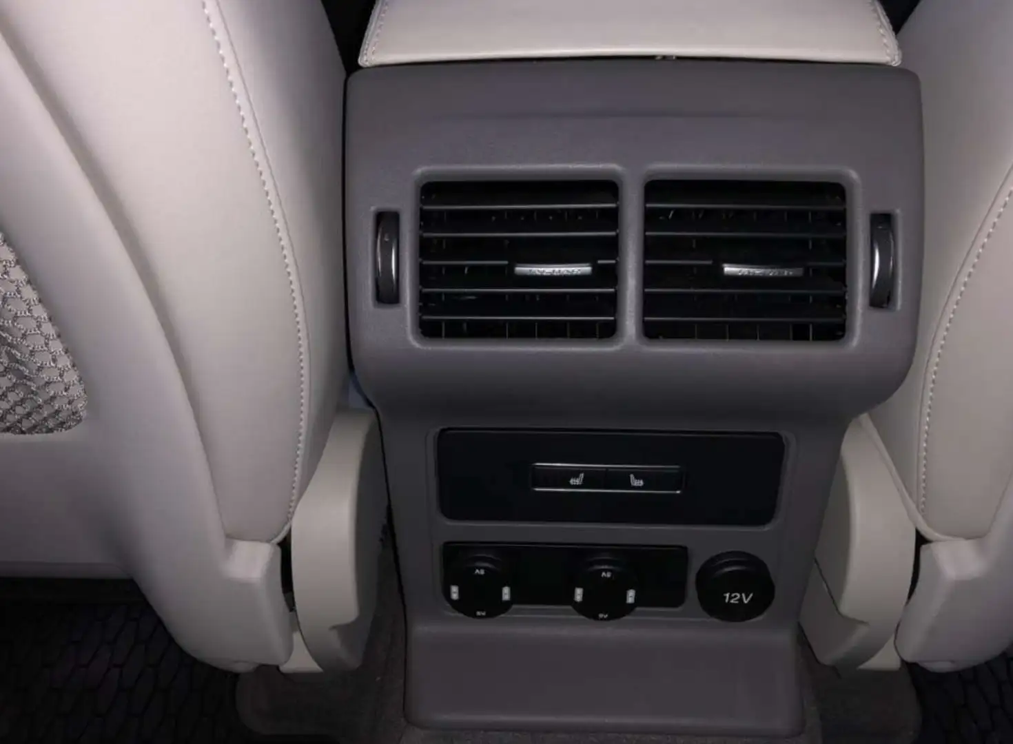 Jaguar F-Pace 20d AWD Portfolio Aut. - 2