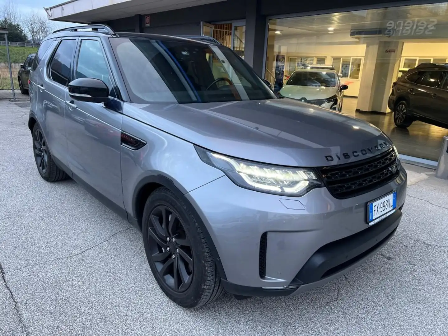 Land Rover Discovery 3.0 sdv6 HSE 306cv 7posti auto my19 Grigio - 1