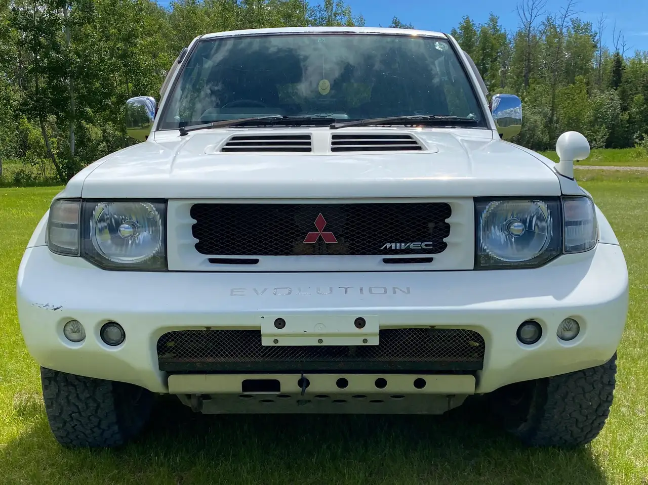 Mitsubishi Pajero снимка Mitsubishi Pajero