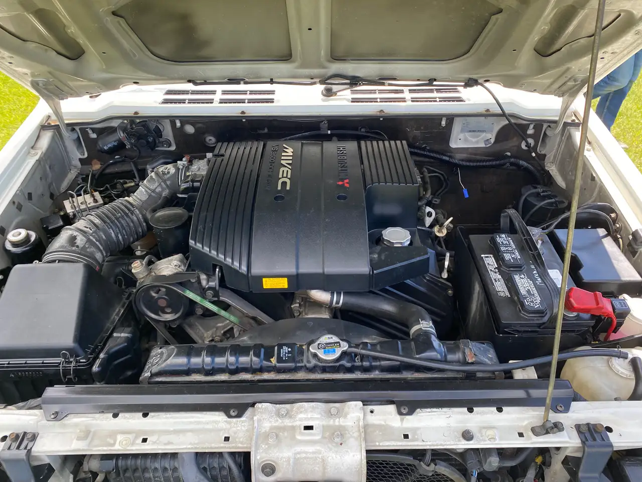 Mitsubishi Pajero снимка Mitsubishi Pajero