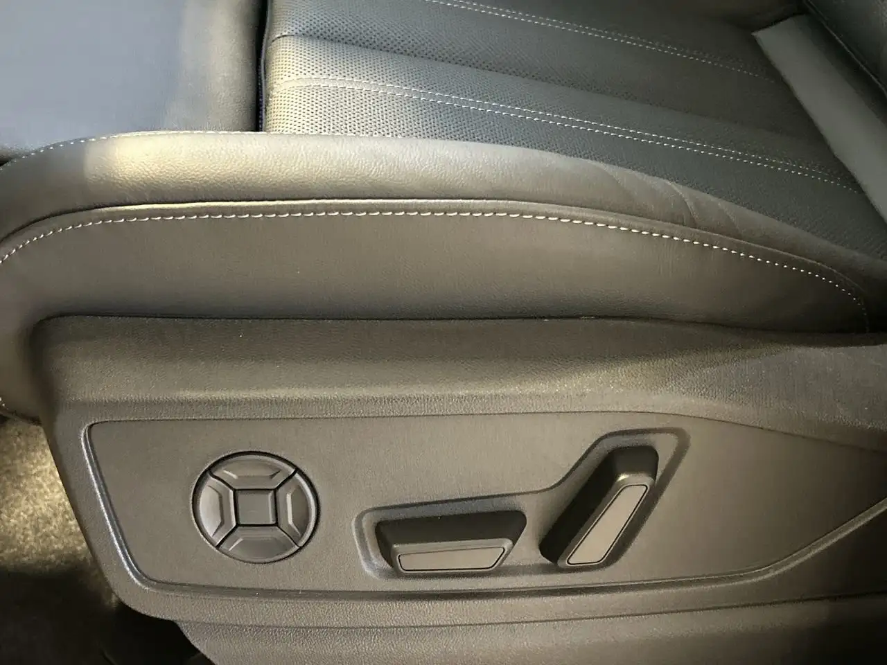 Audi Q5 снимка Audi Q5