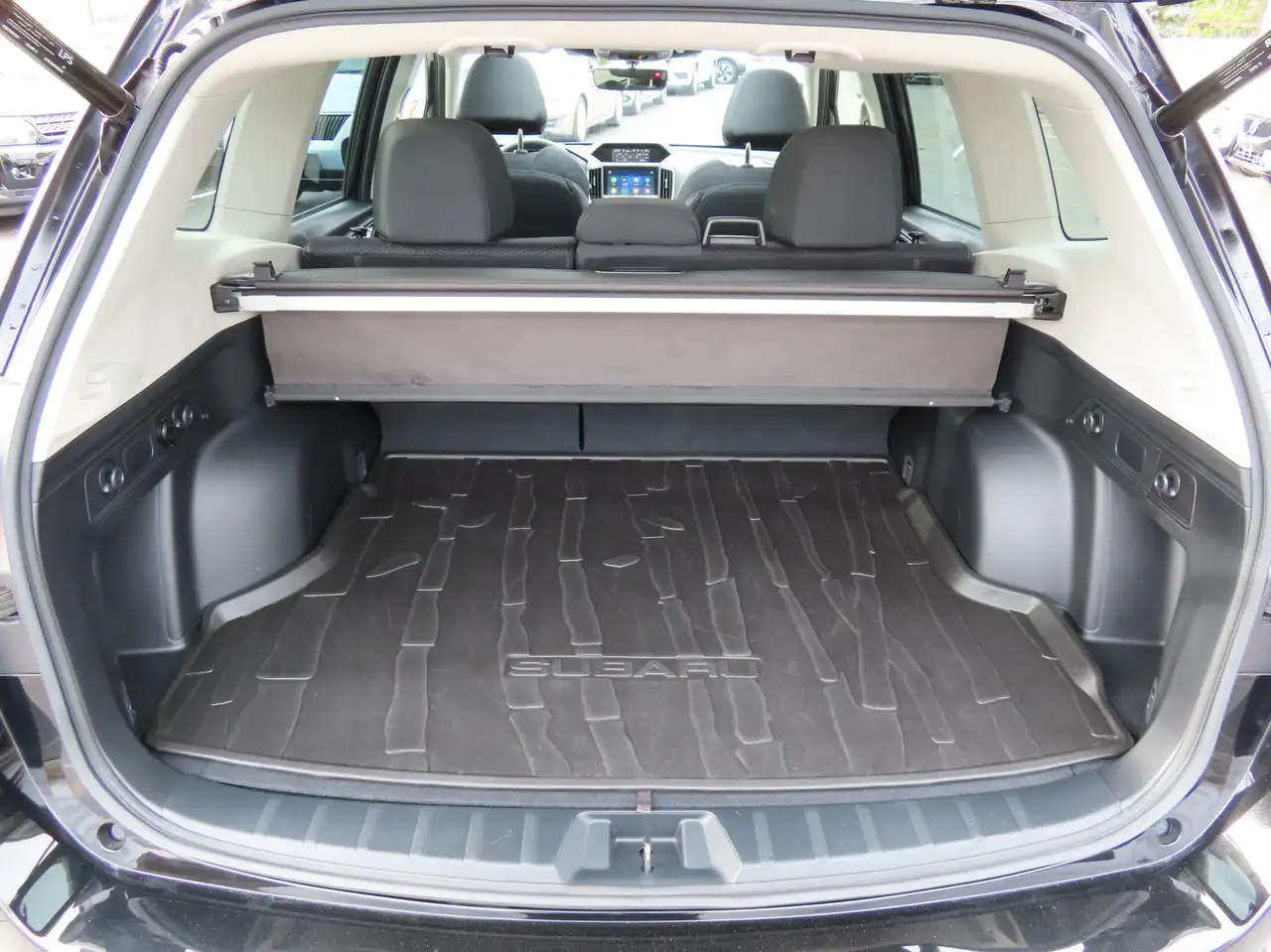 Subaru Forester снимка Subaru Forester