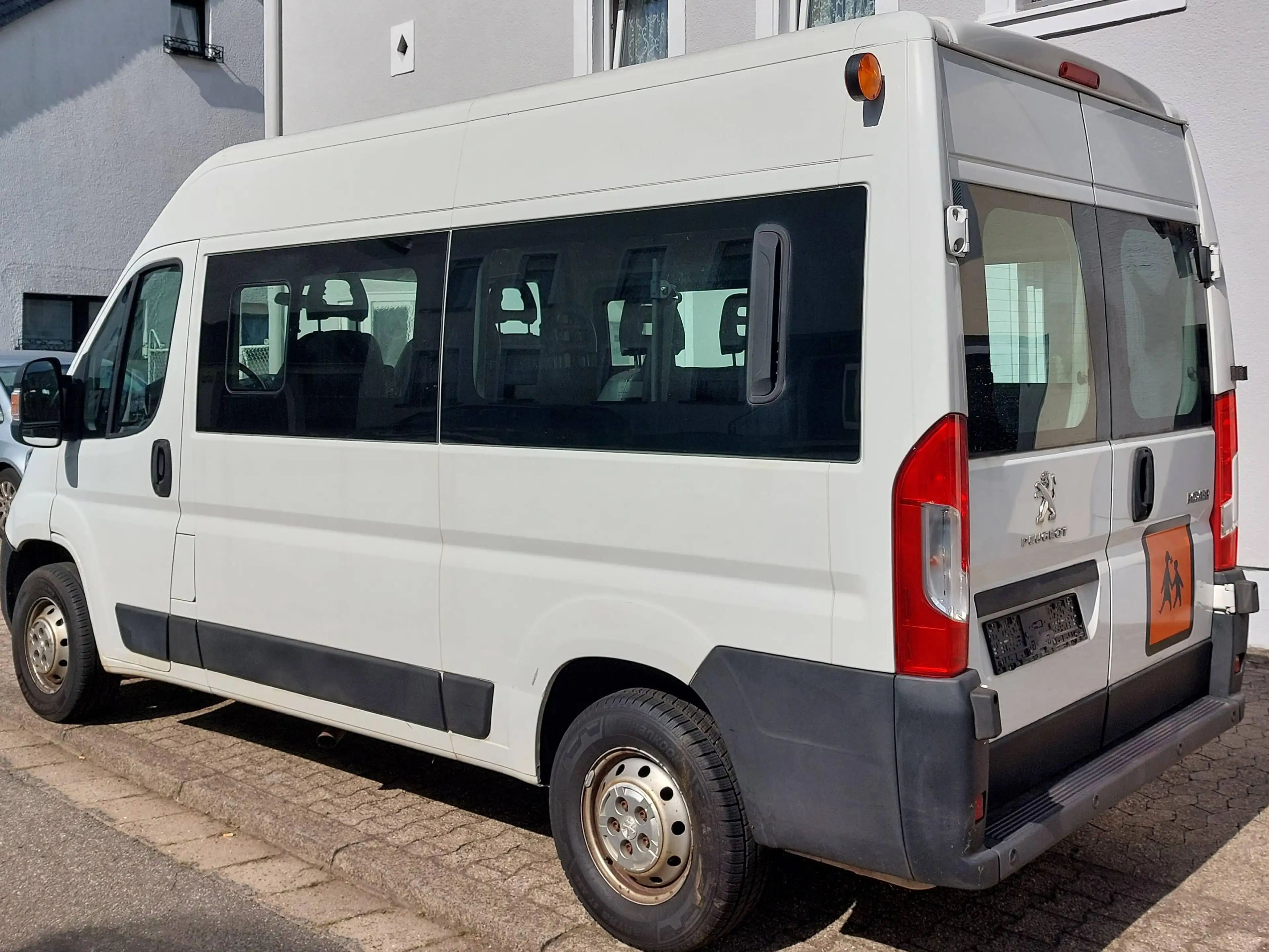 Peugeot Boxer 333 L2H2 KLIMAAUTOM, 9-PLÄTZ,Nur 75 TKm TÜV-NEU 1-HAND — photo 2