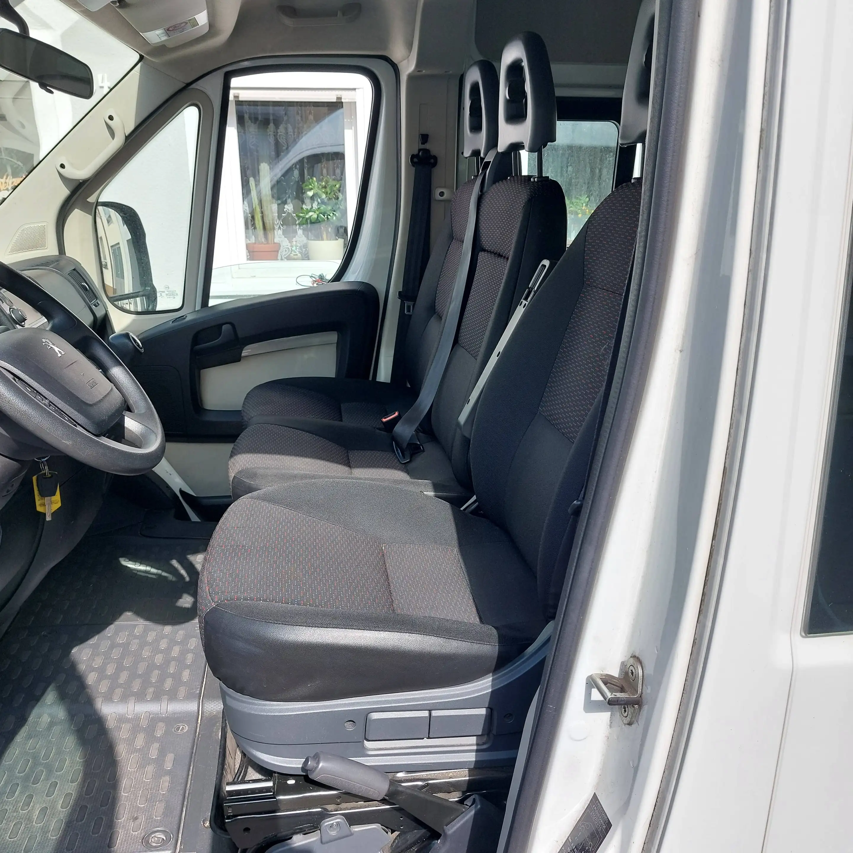 Peugeot Boxer 333 L2H2 KLIMAAUTOM, 9-PLÄTZ,Nur 75 TKm TÜV-NEU 1-HAND — photo 14