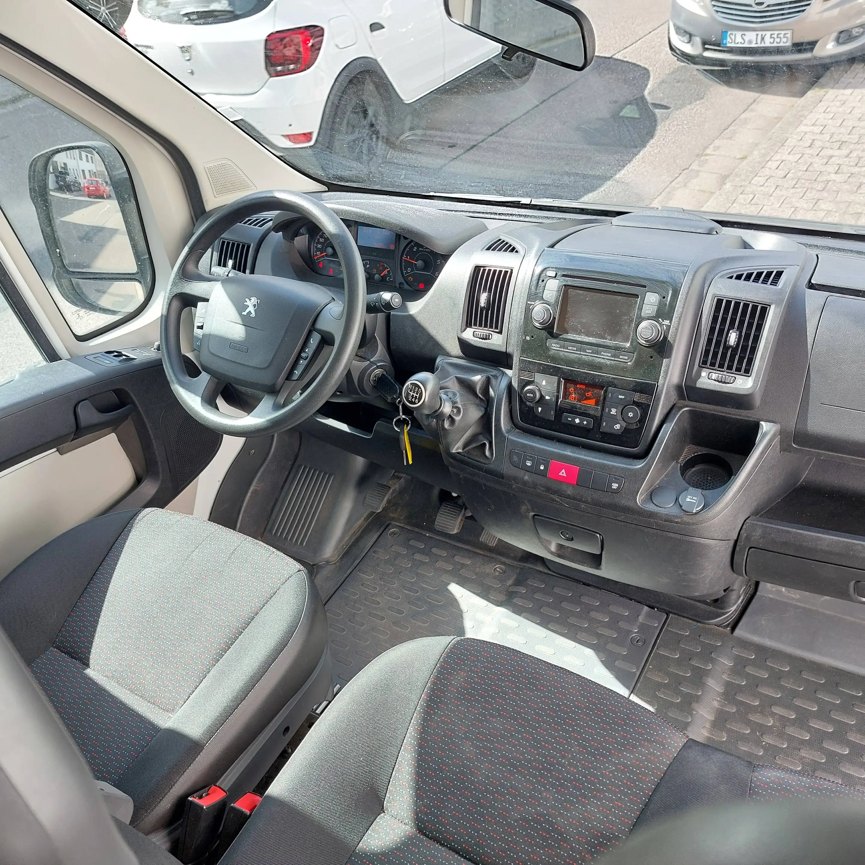 Peugeot Boxer 333 L2H2 KLIMAAUTOM, 9-PLÄTZ,Nur 75 TKm TÜV-NEU 1-HAND — photo 11