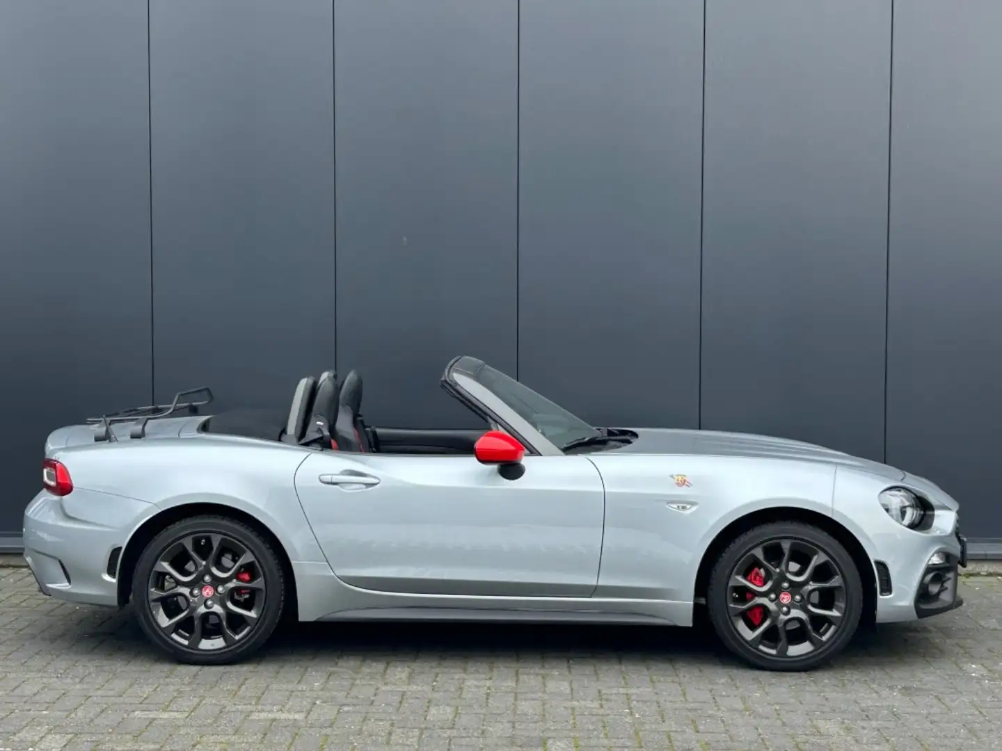 Fiat Spider Abarth 170pk 16.365km Leder BOSE Carplay Gris - 2