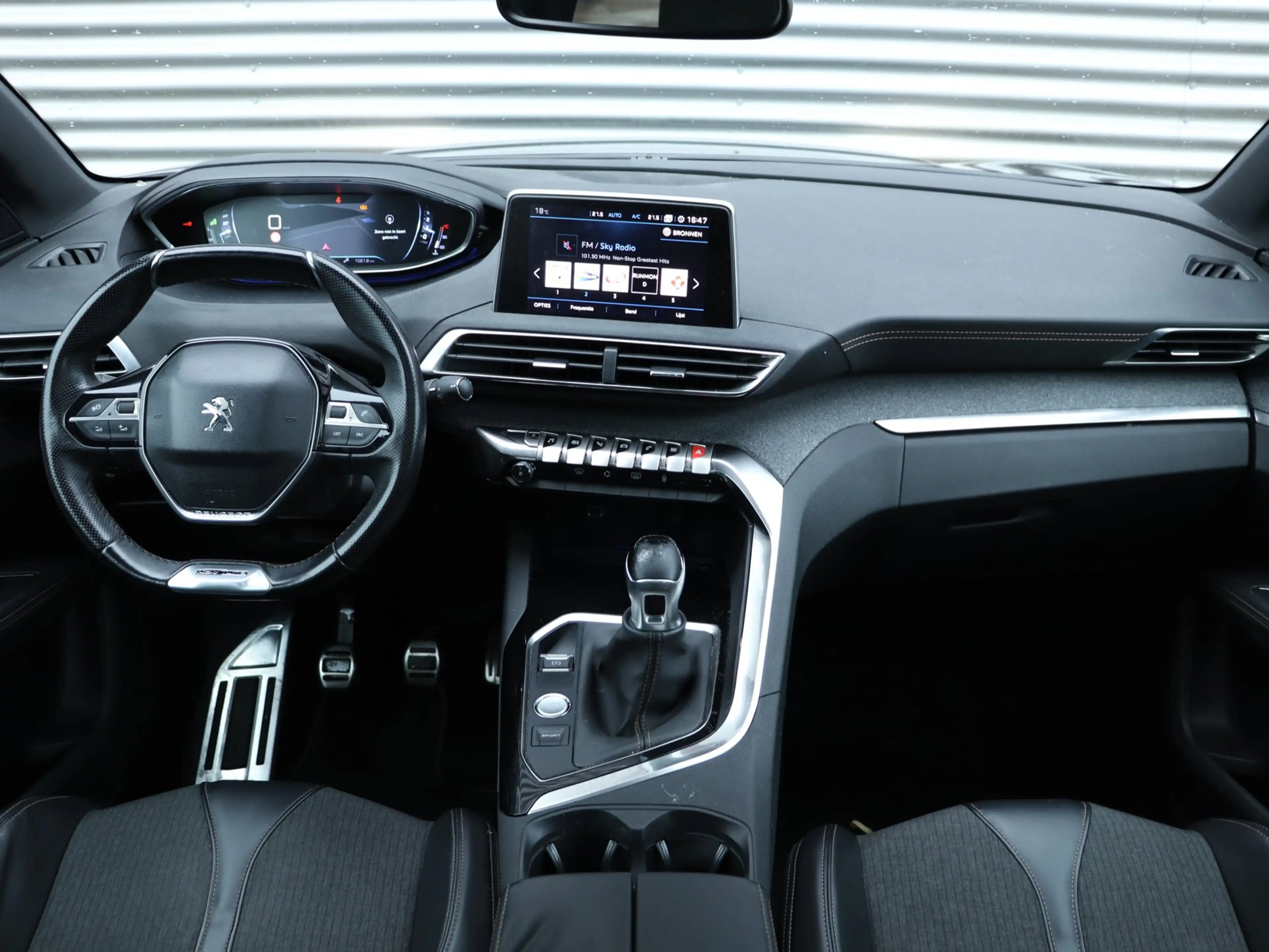 Peugeot 5008 1.2 PureTech GT-Line 7 PERS. *Zie omschrijving* — photo 3