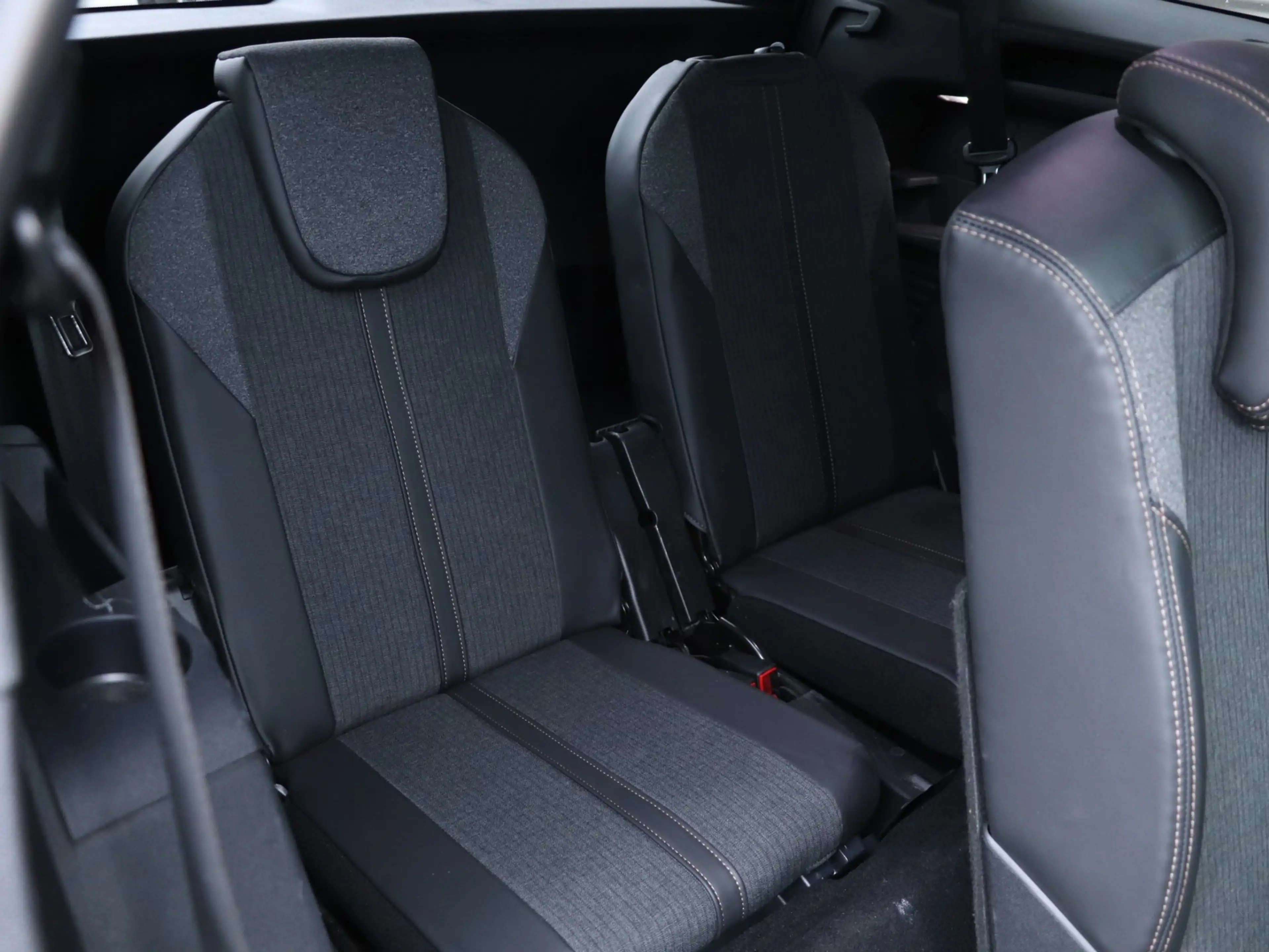 Peugeot 5008 1.2 PureTech GT-Line 7 PERS. *Zie omschrijving* — photo 11