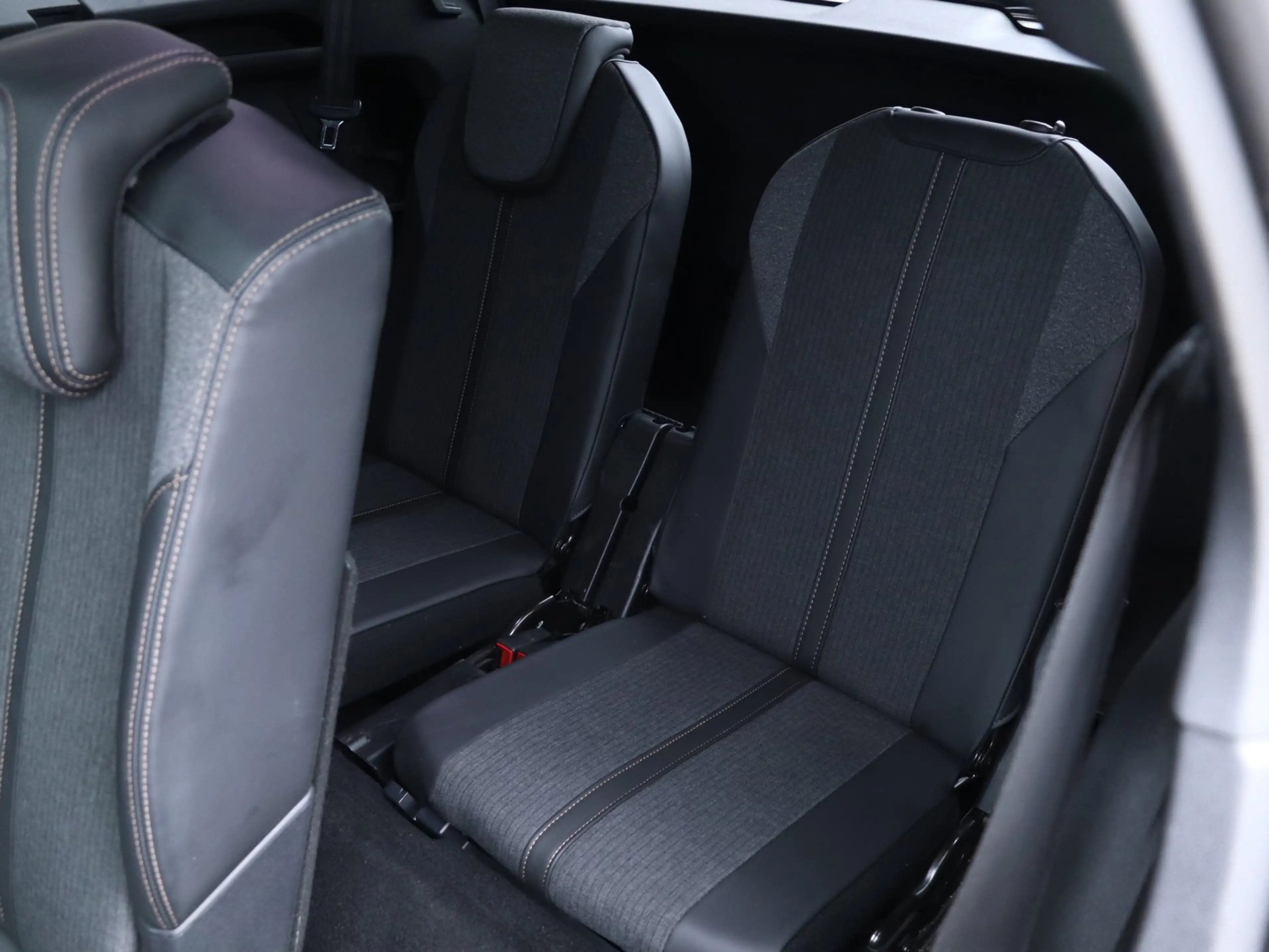 Peugeot 5008 1.2 PureTech GT-Line 7 PERS. *Zie omschrijving* — photo 7