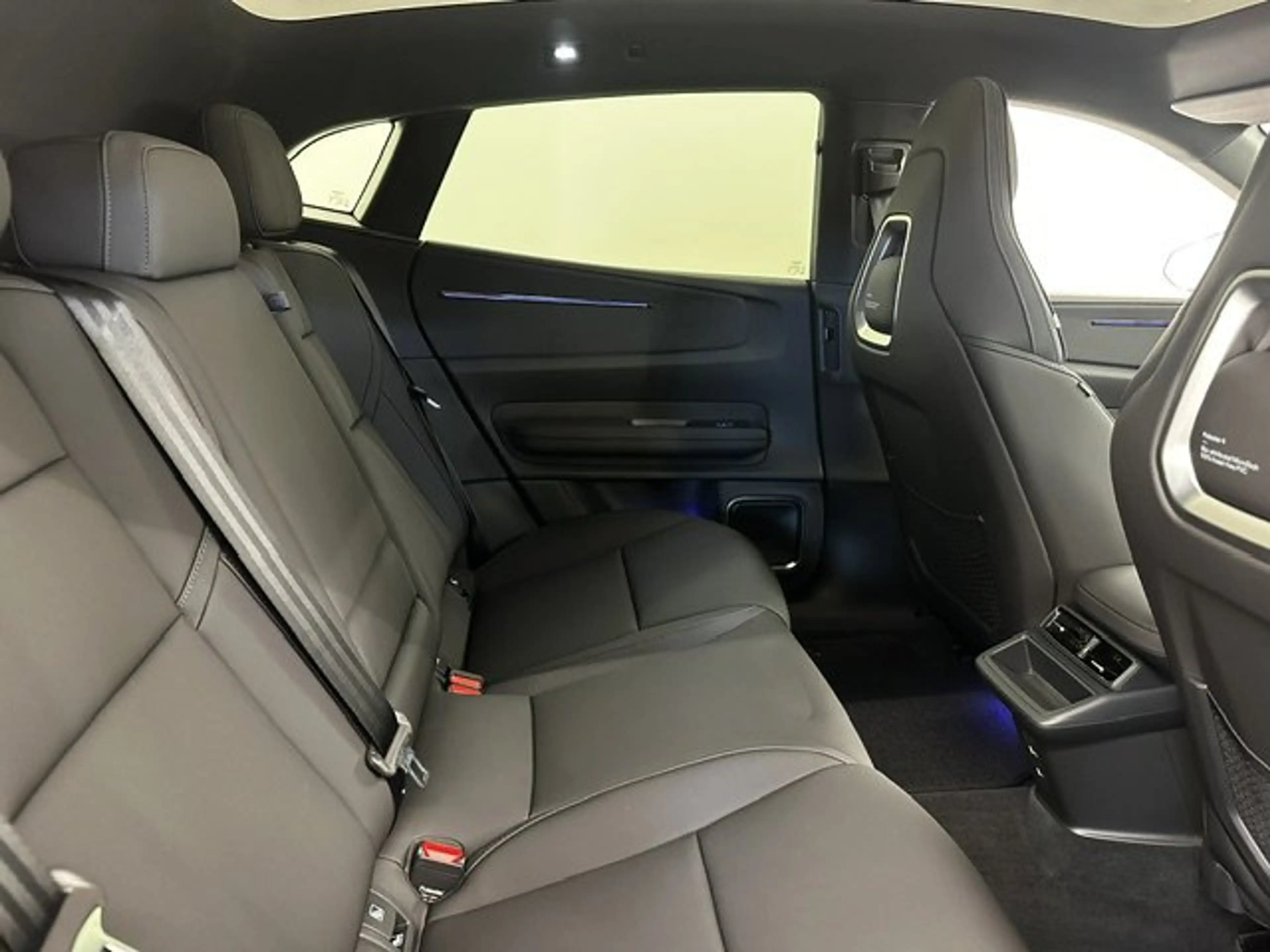 Polestar 4 LONG RANGE NIEUW-OKM — photo 8